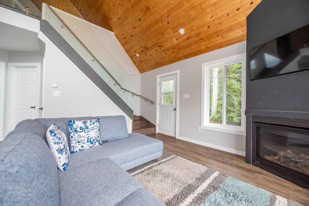 Riverside Retreat: Maazah Cottage
