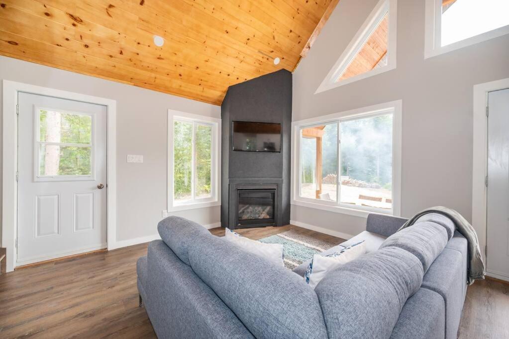 Riverside Retreat: Maazah Cottage