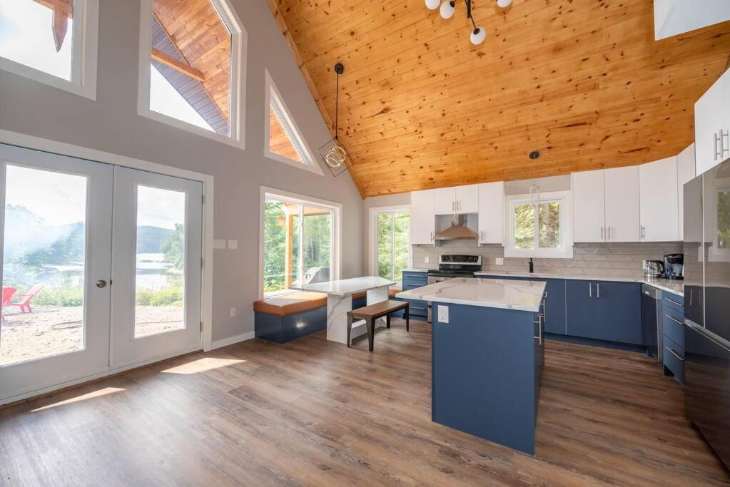Riverside Retreat: Maazah Cottage