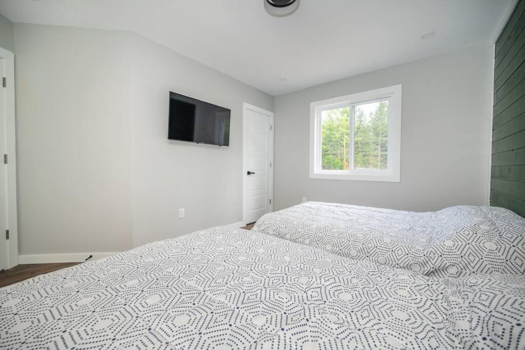 Riverside Retreat: Maazah Cottage