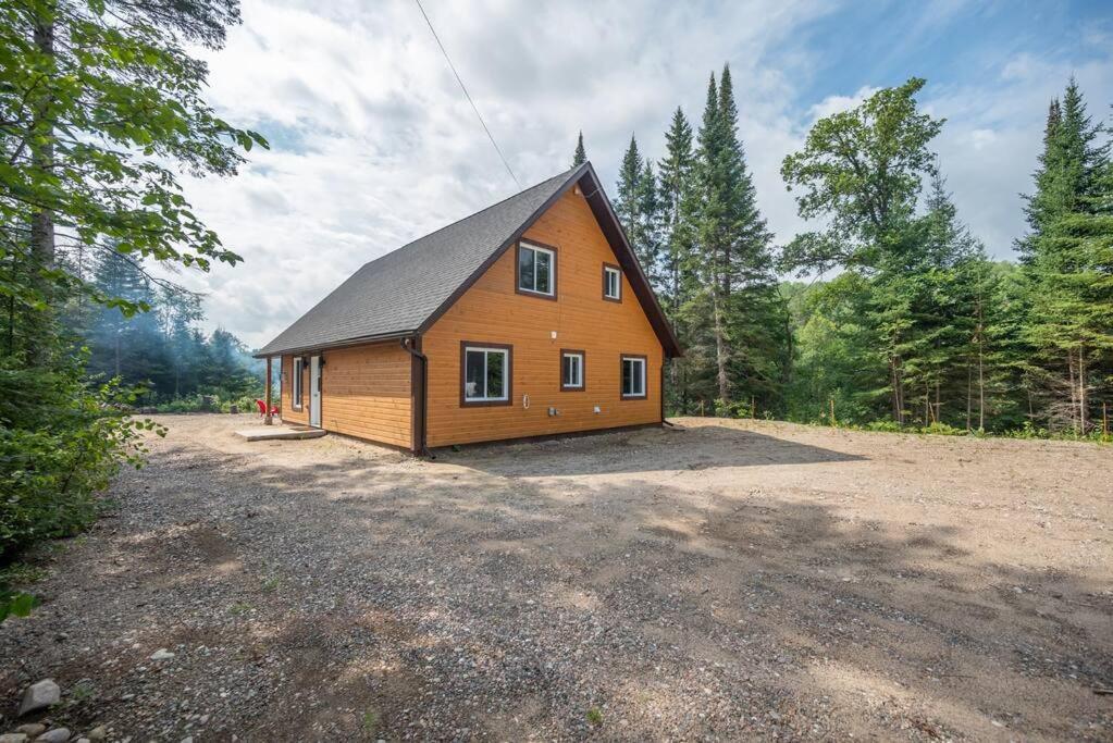 Riverside Retreat: Maazah Cottage