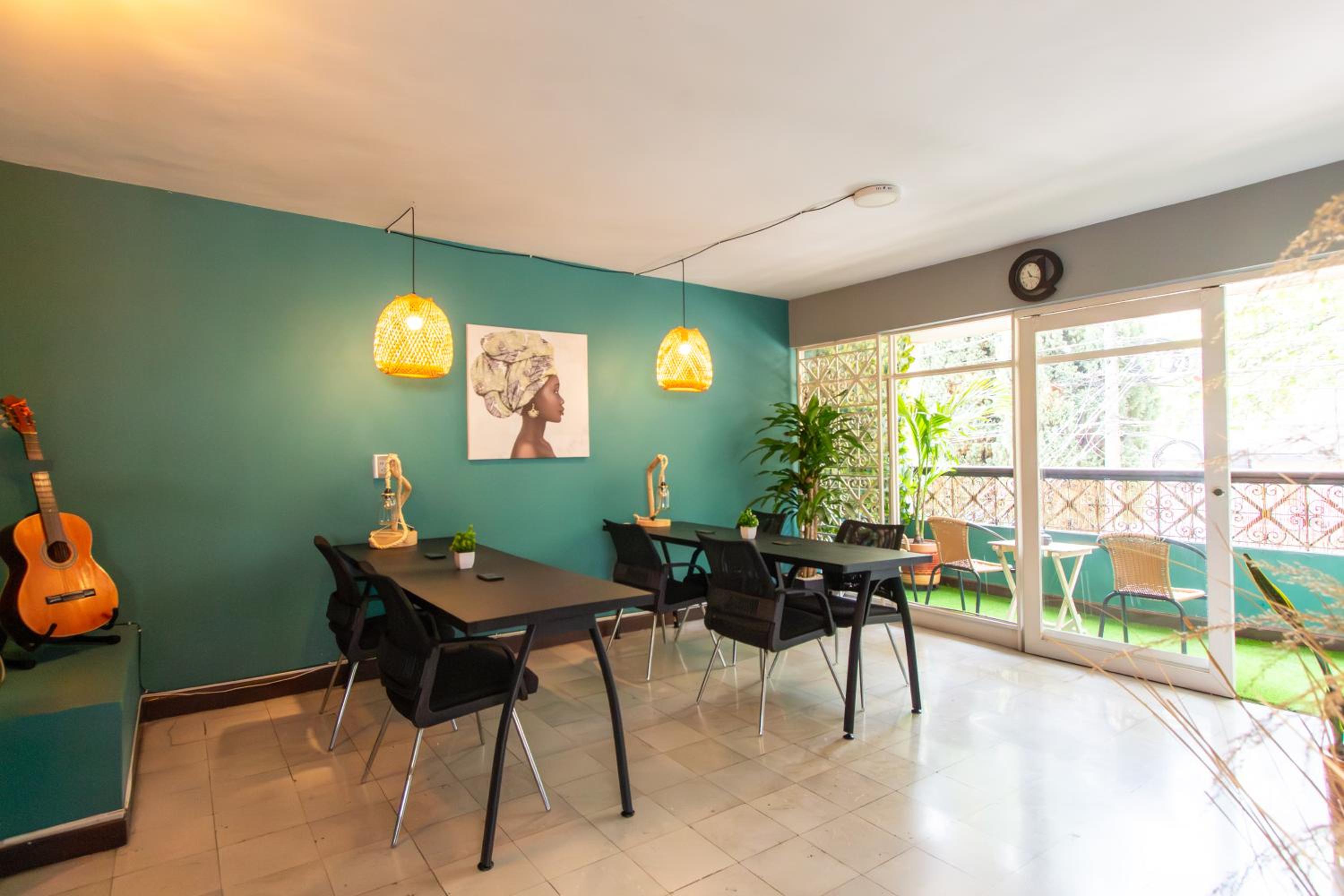 CoNomad House - Coliving & Coworking