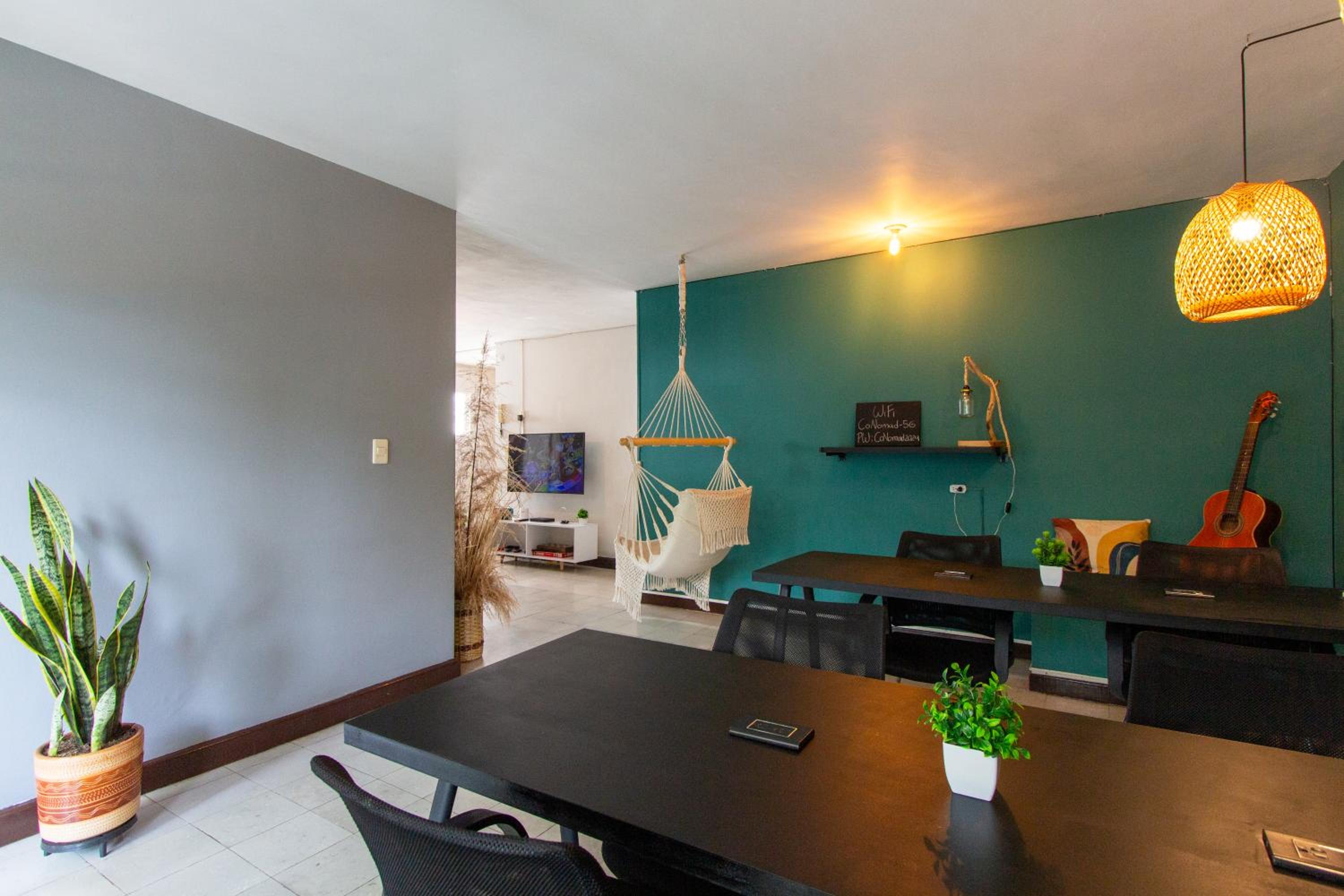 CoNomad House - Coliving & Coworking