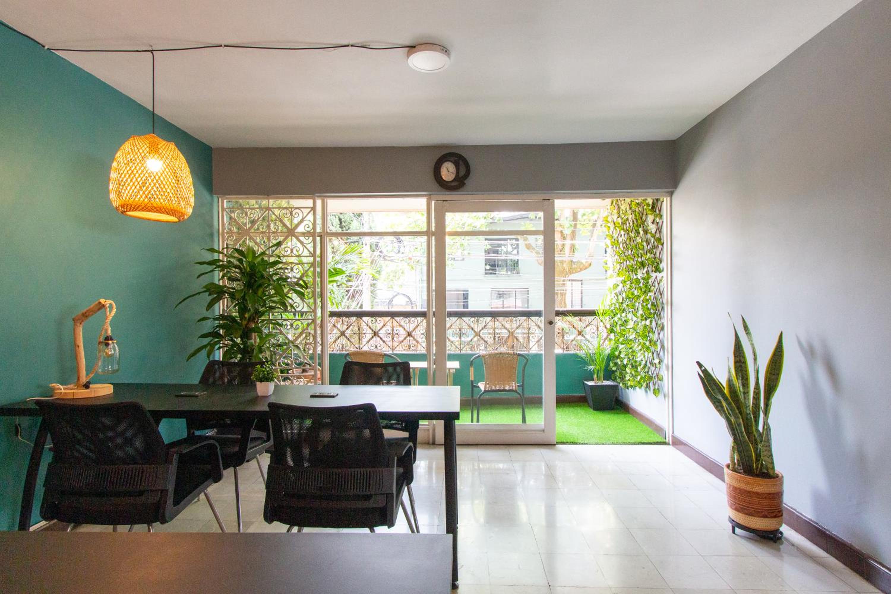 CoNomad House - Coliving & Coworking