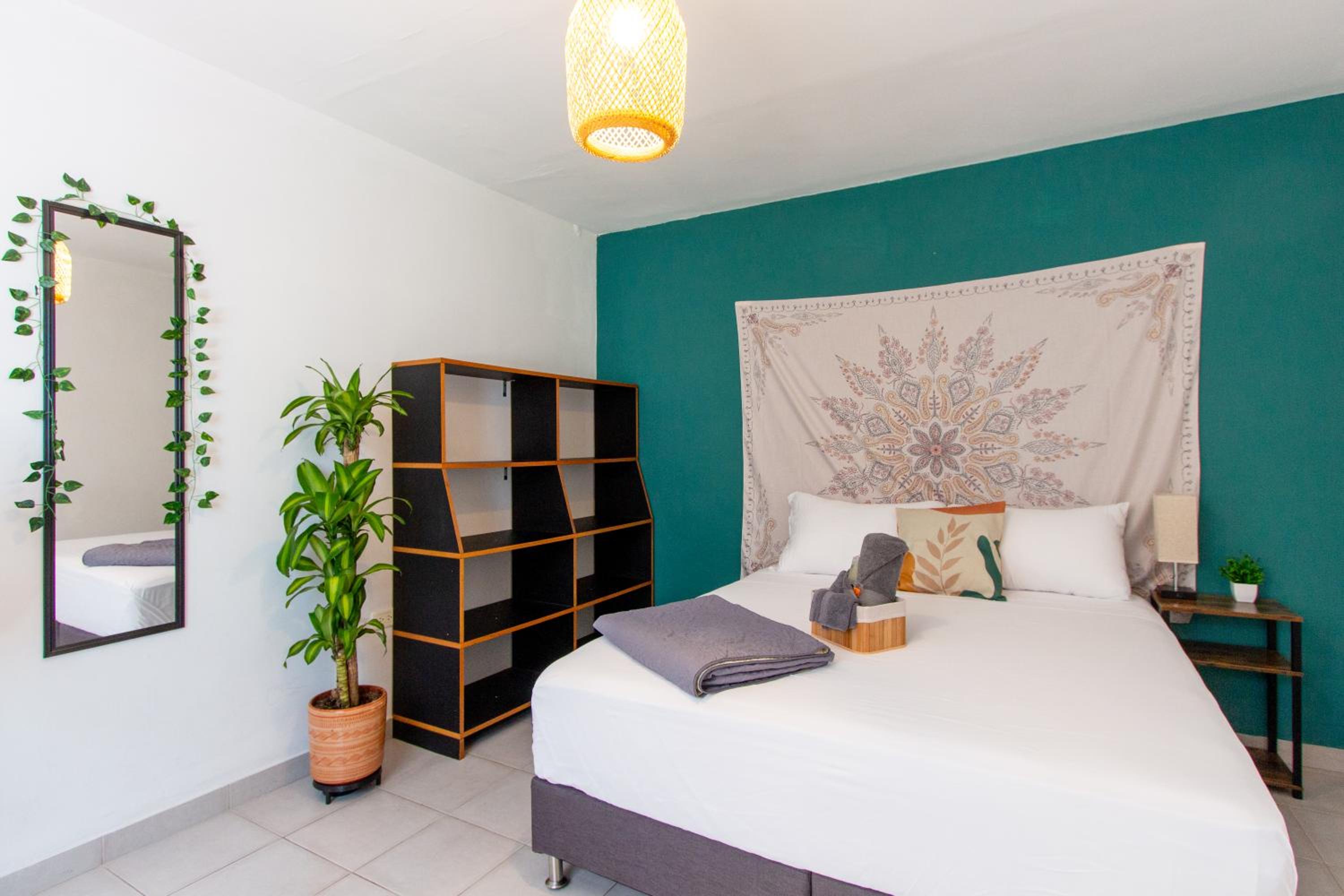 CoNomad House - Coliving & Coworking