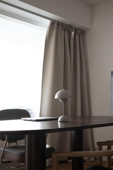 Riverside Studio with Terrace and Free Parking