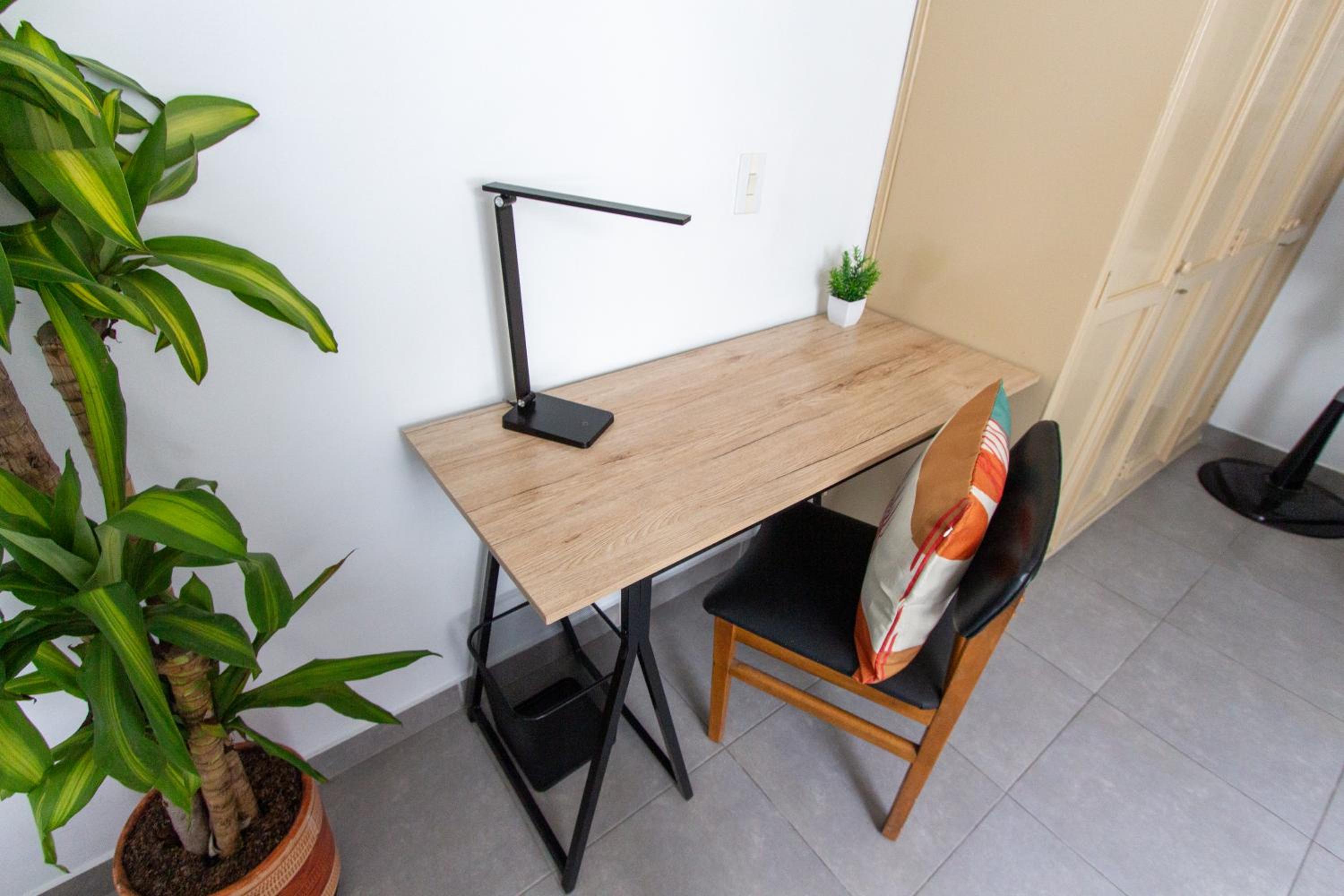 CoNomad House - Coliving & Coworking