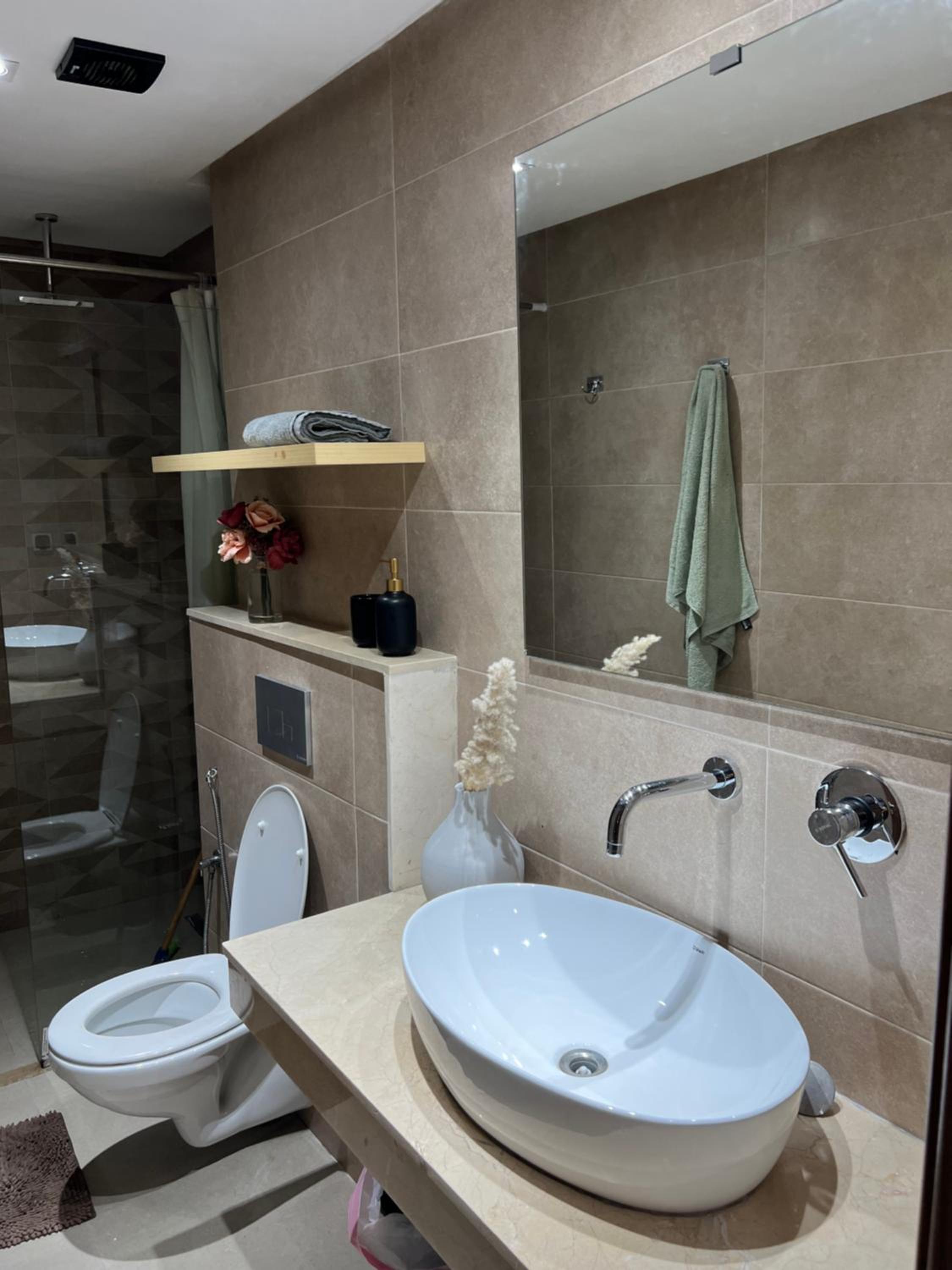 Superbe appartement en ville piscine parking m25 view 3