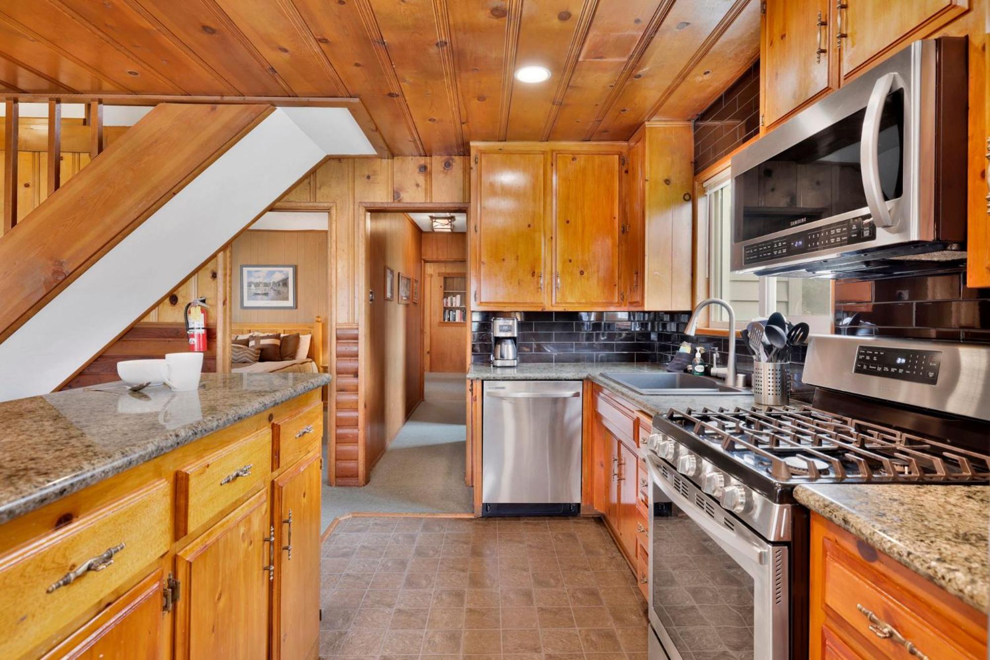Lakeview getaway #2120