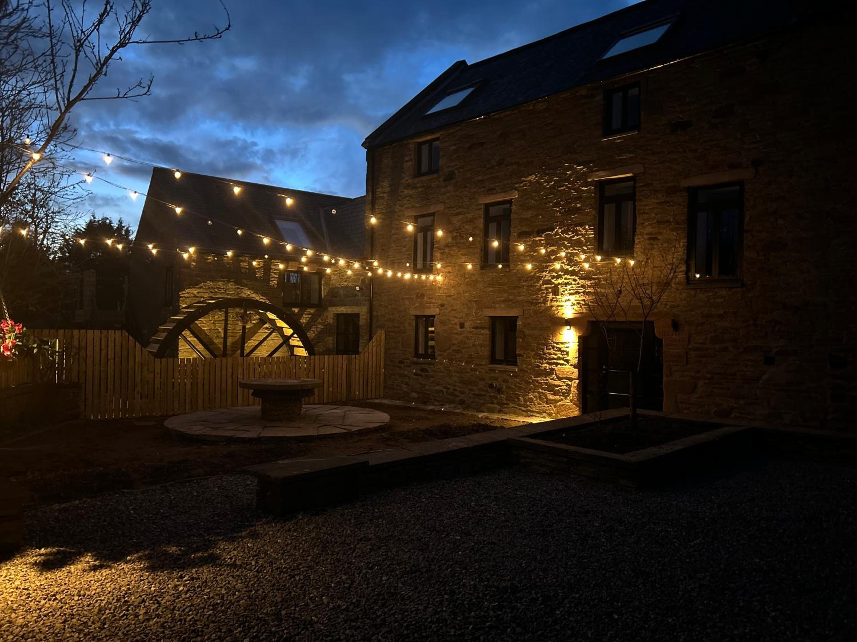 Hotel Corn Flour Lodge - Image 1