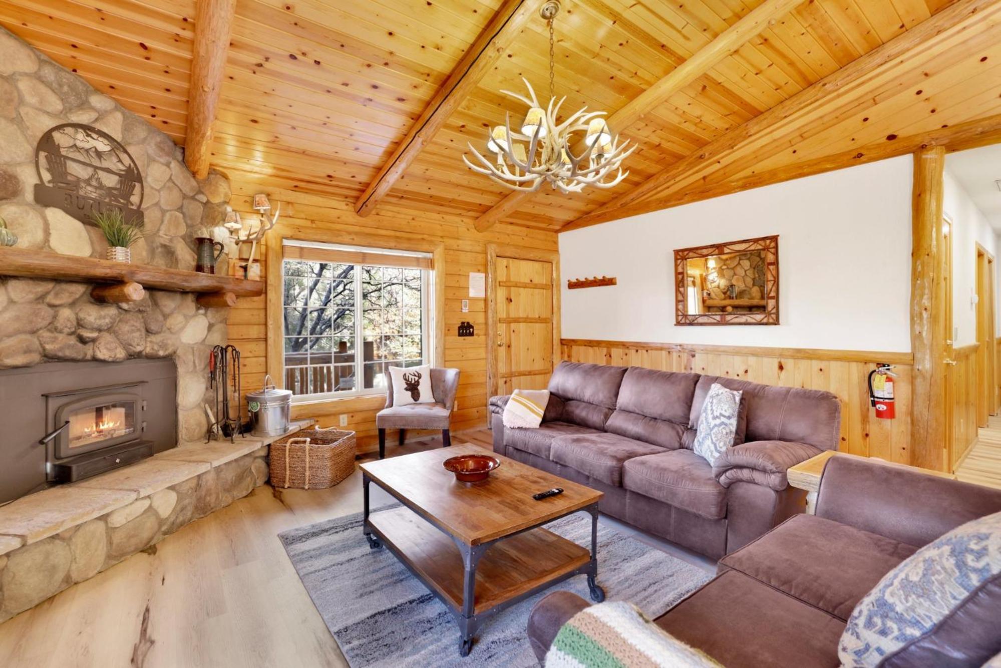 Crescenta pines log cabin #2346 view 5