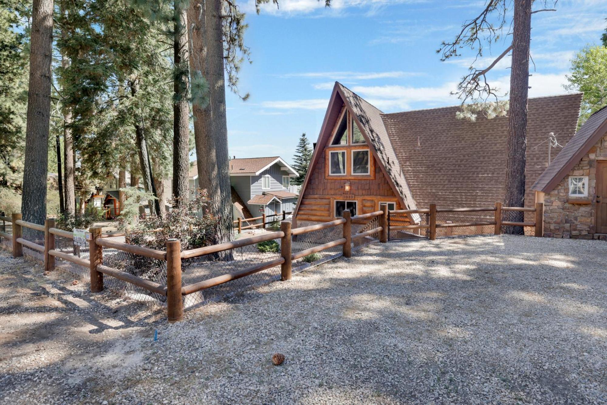 Big bear den #2152