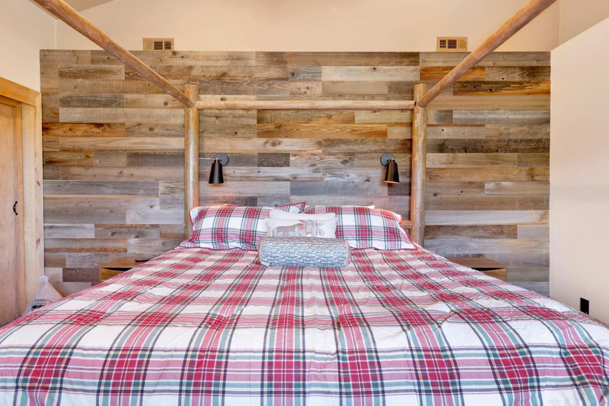 Big bear den #2152