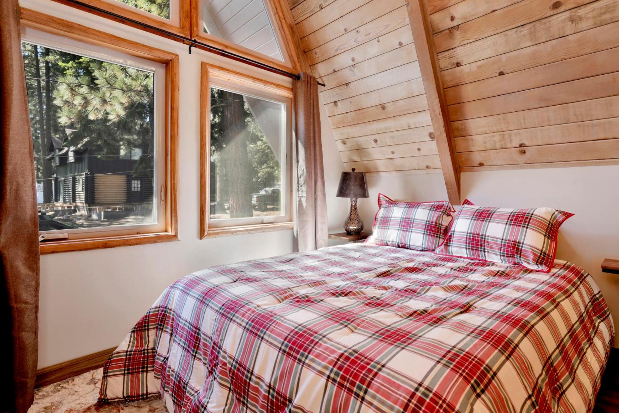 Big bear den #2152