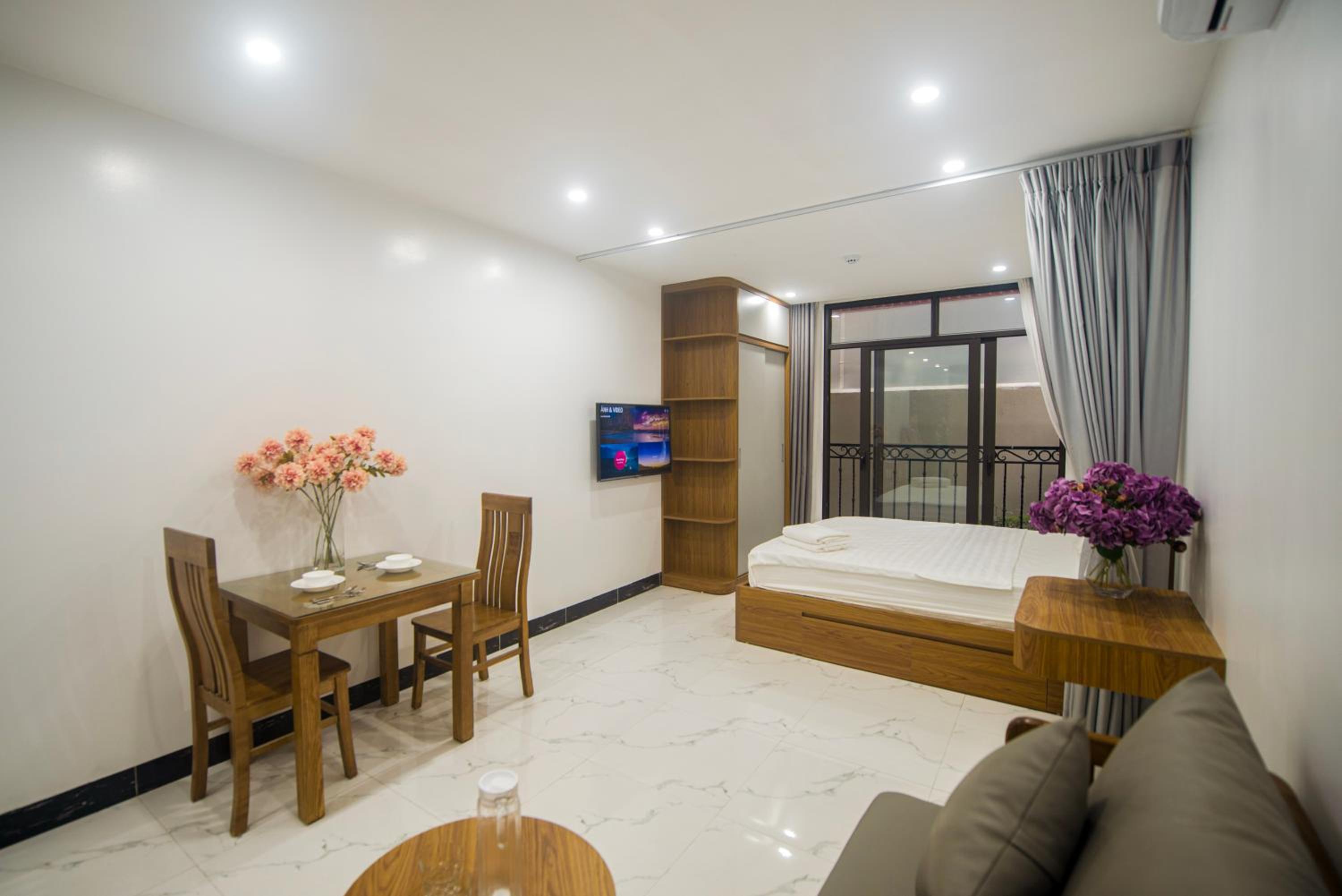 Lily Home - Confetti Apartment Nguyễn Công Trứ