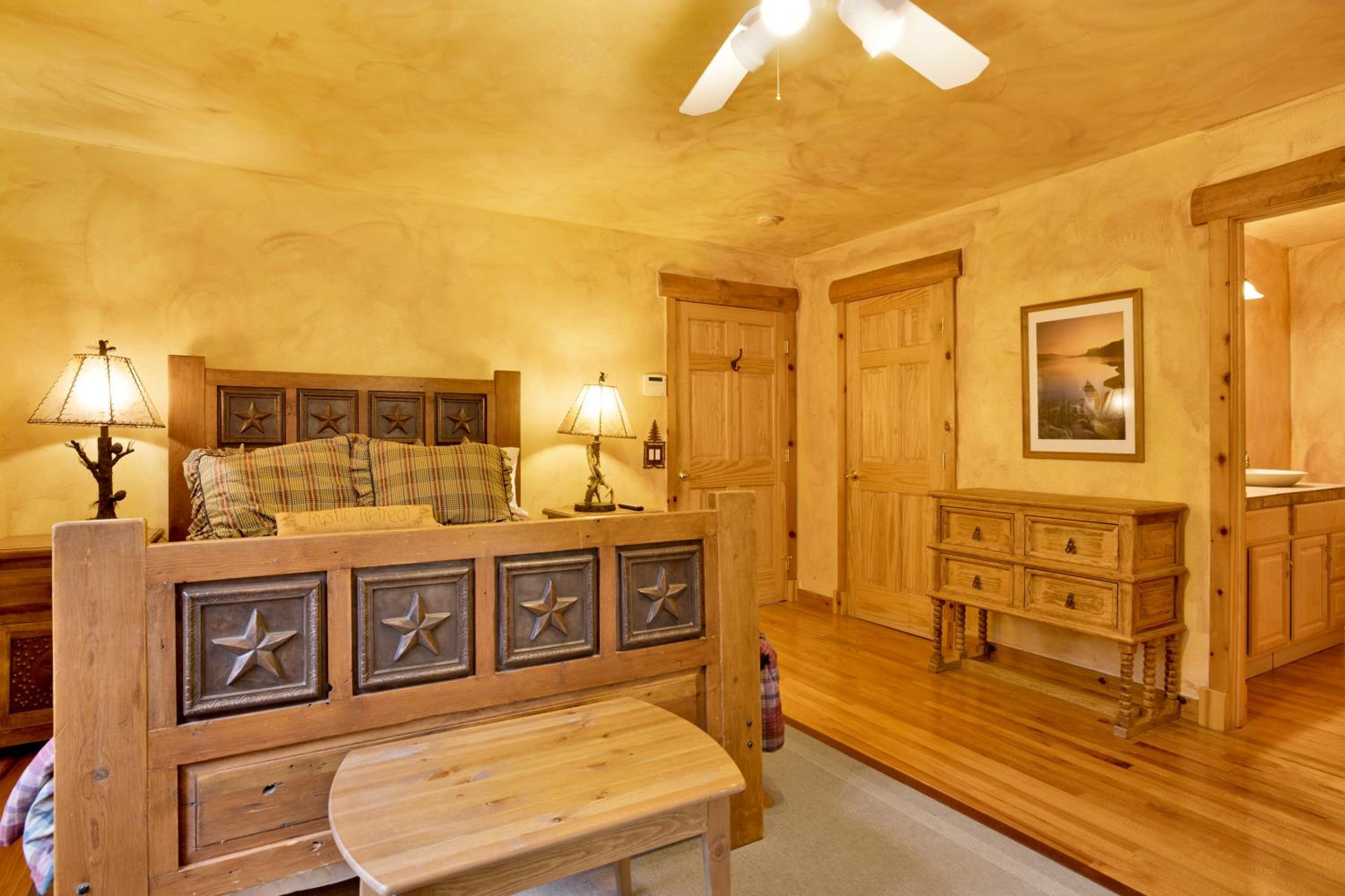Big Bear Lake Vacations - Bear creek lodge 735 - Property Image 5