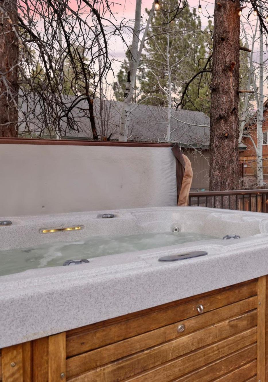 Inn Between Pines#1411