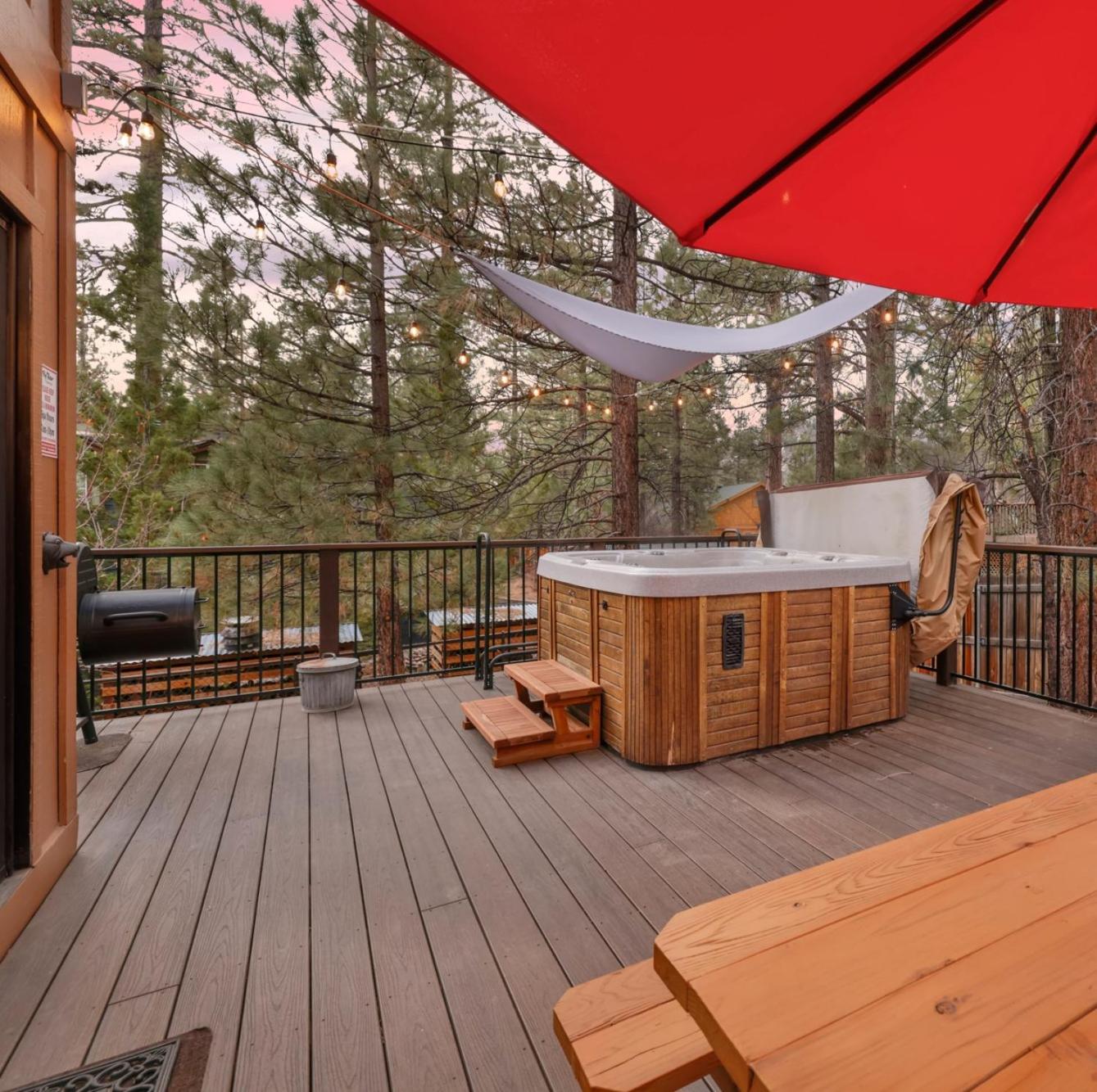 Inn Between Pines#1411