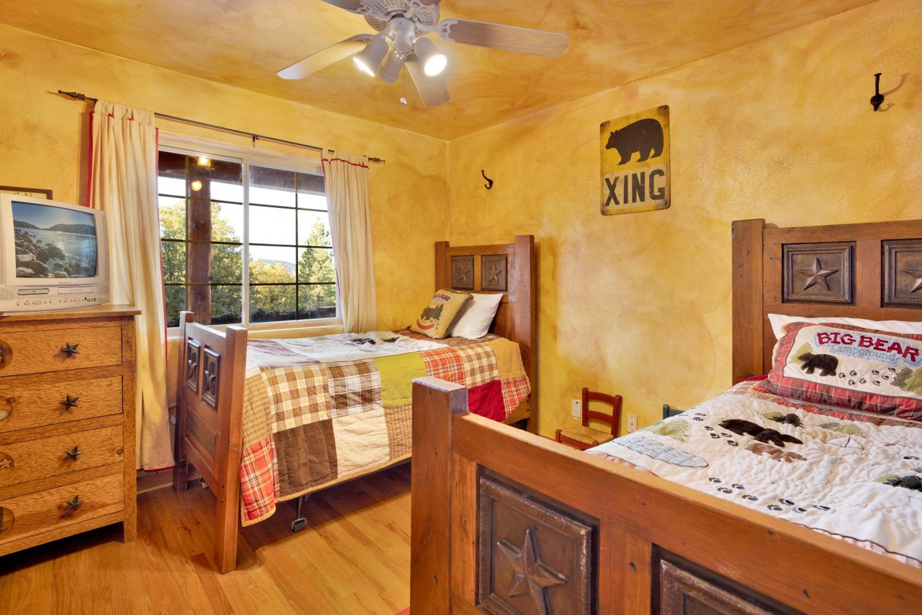 Big Bear Lake Vacations - Bear creek lodge 735 - Property Image 2