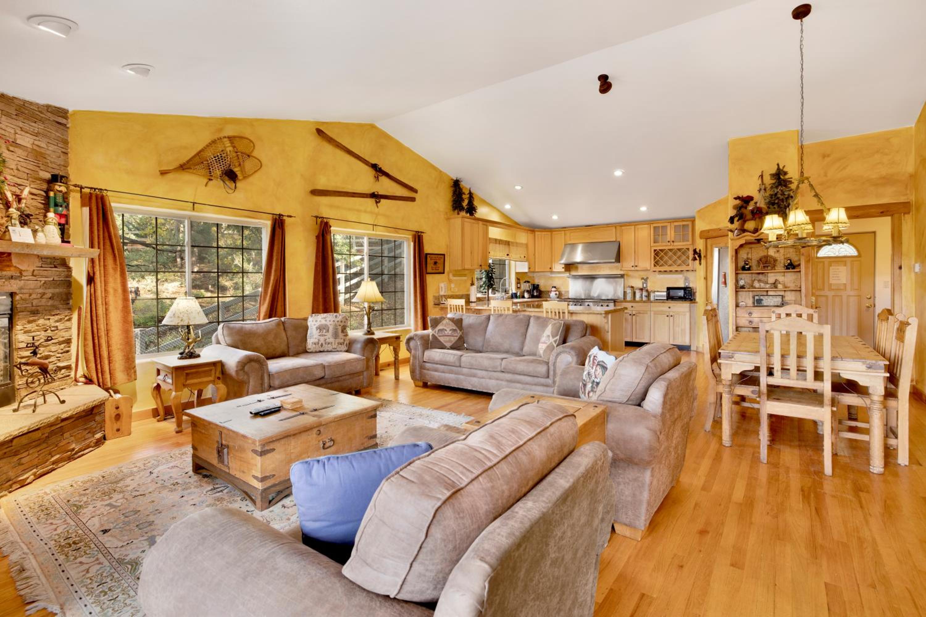 Big Bear Lake Vacations - Bear creek lodge 735 - Property Image 1
