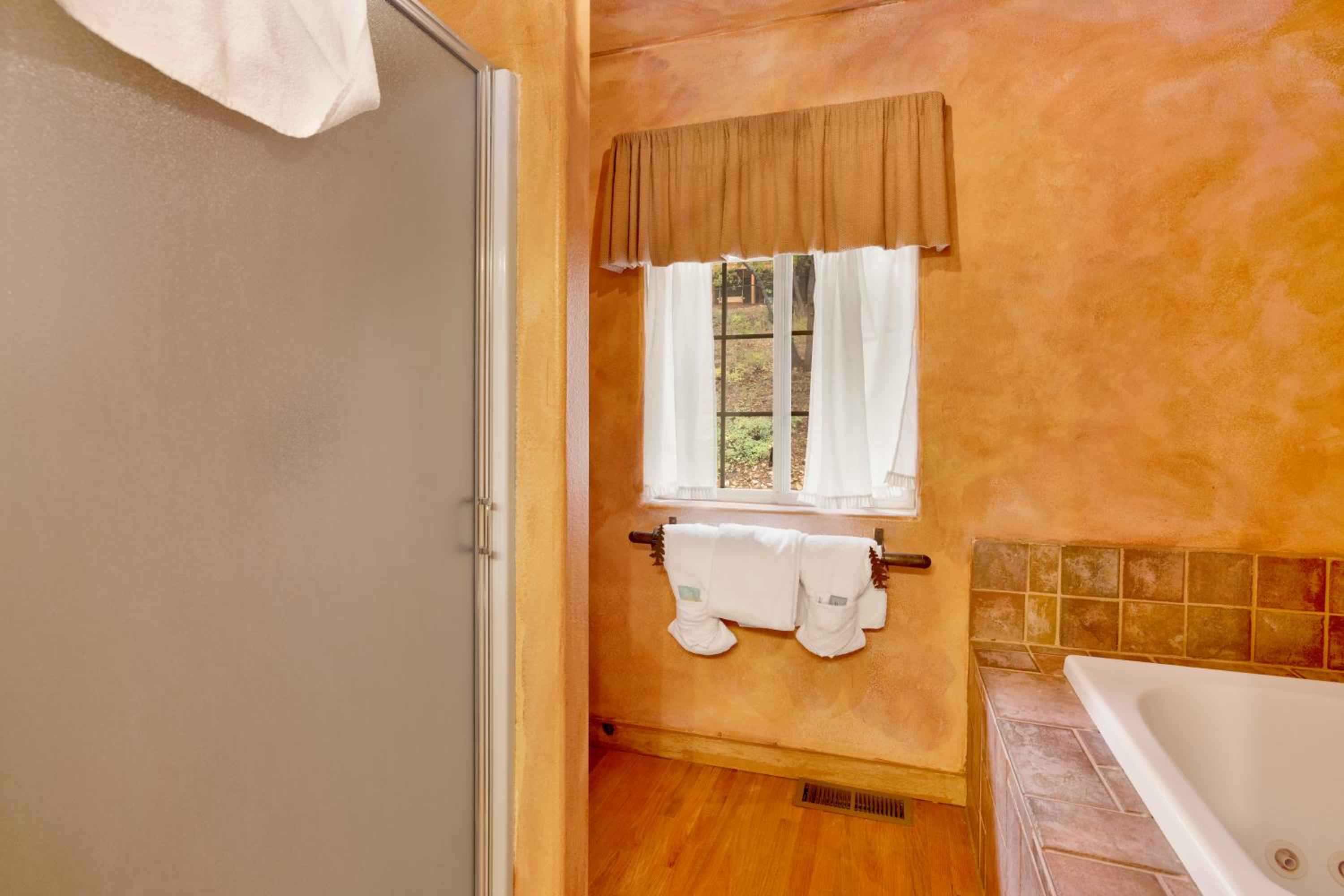 Big Bear Lake Vacations - Bear creek lodge 735 - Property Image 24