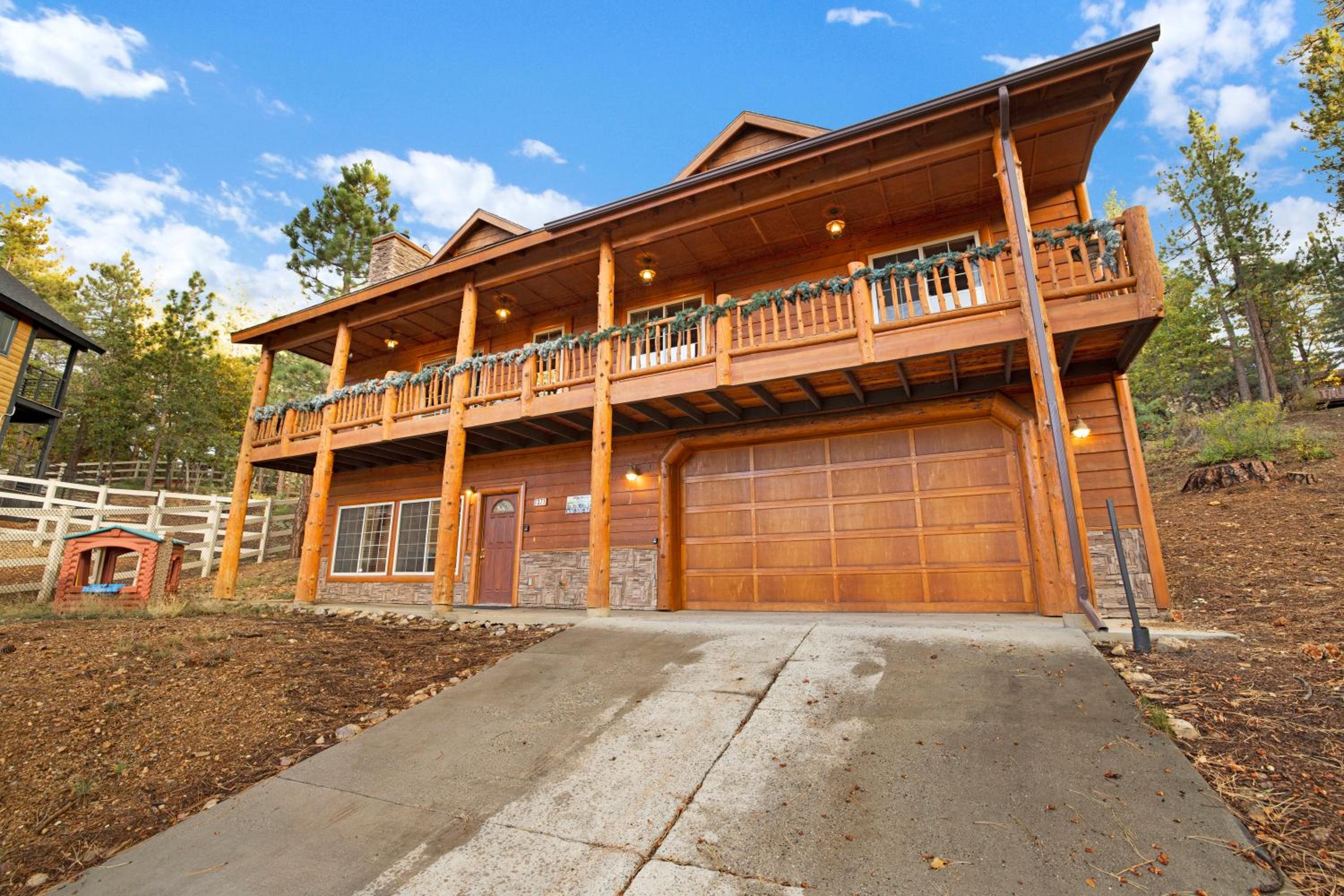 Big Bear Lake Vacations - Bear creek lodge 735 - Property Image 20