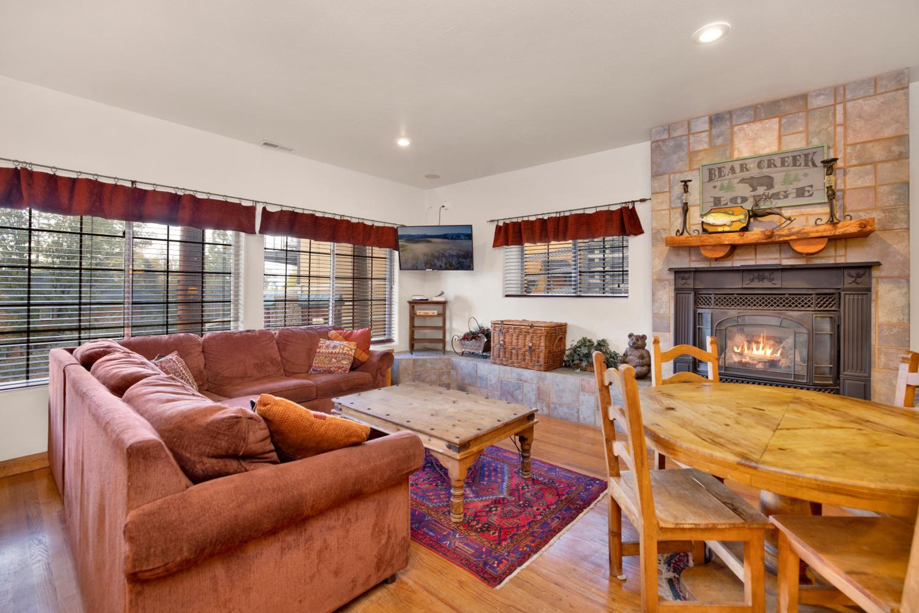 Big Bear Lake Vacations - Bear creek lodge 735 - Property Image 17