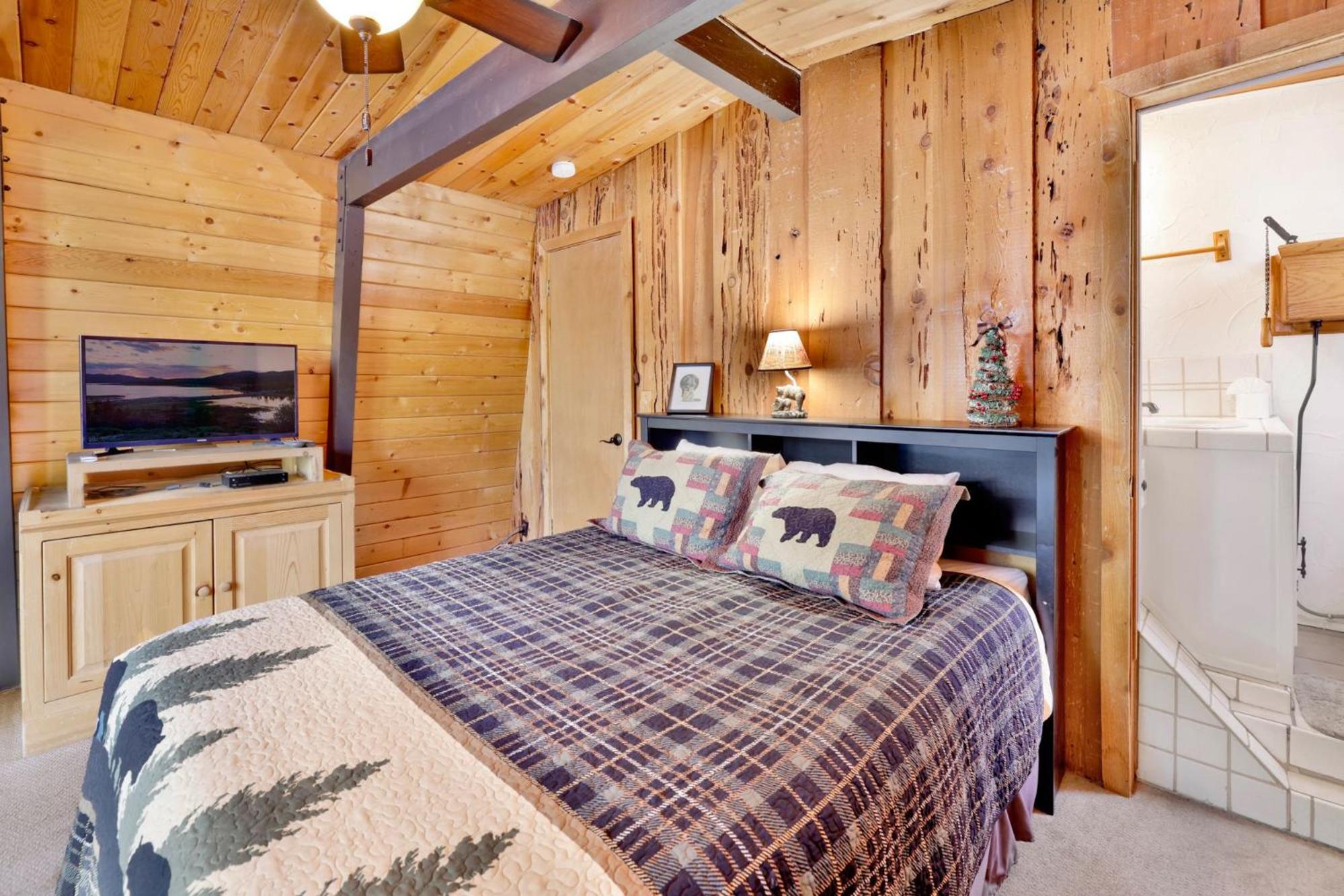 Wolf Cub Cabin#1946
