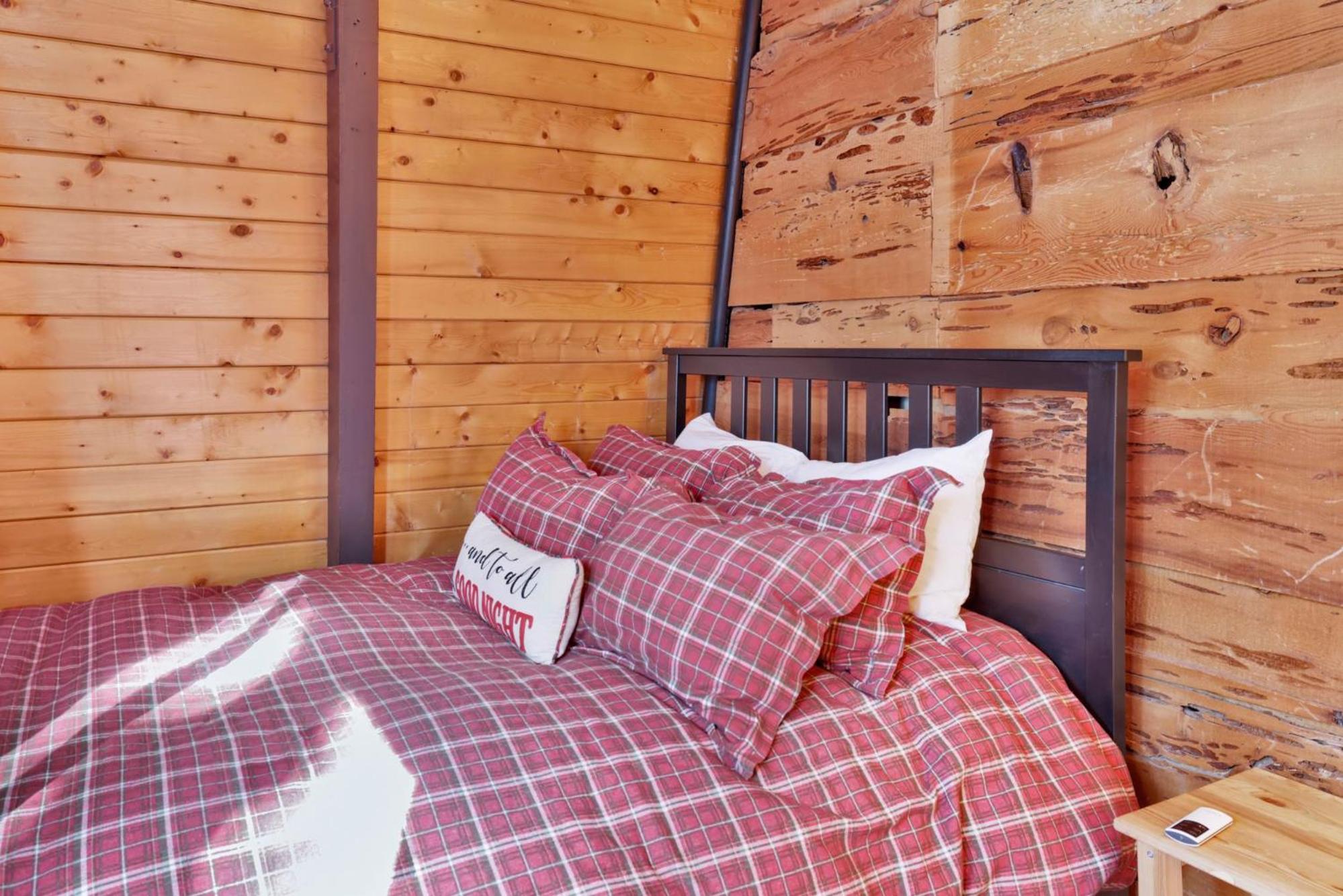 Wolf Cub Cabin#1946