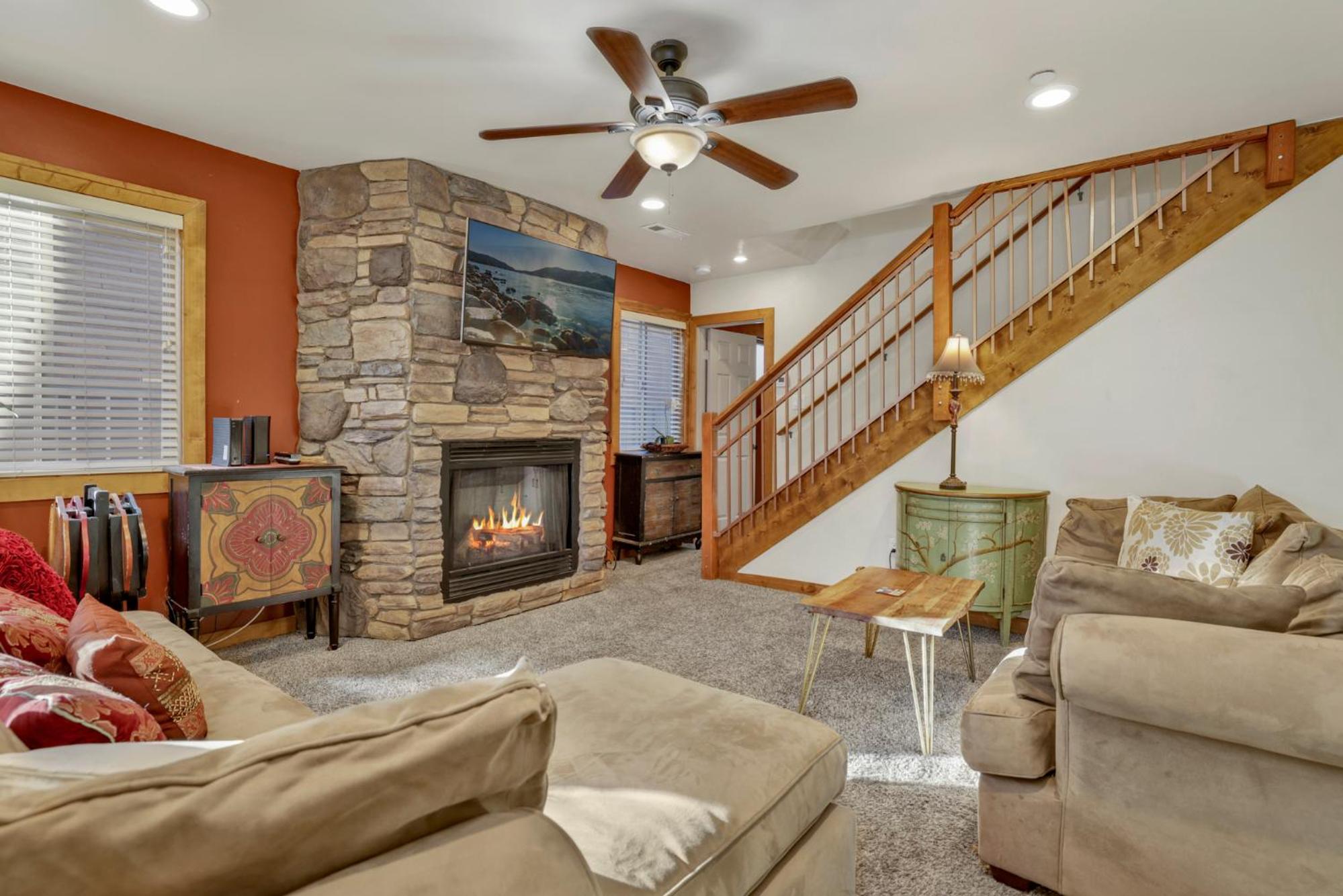 Knotty pines log cabin #2414