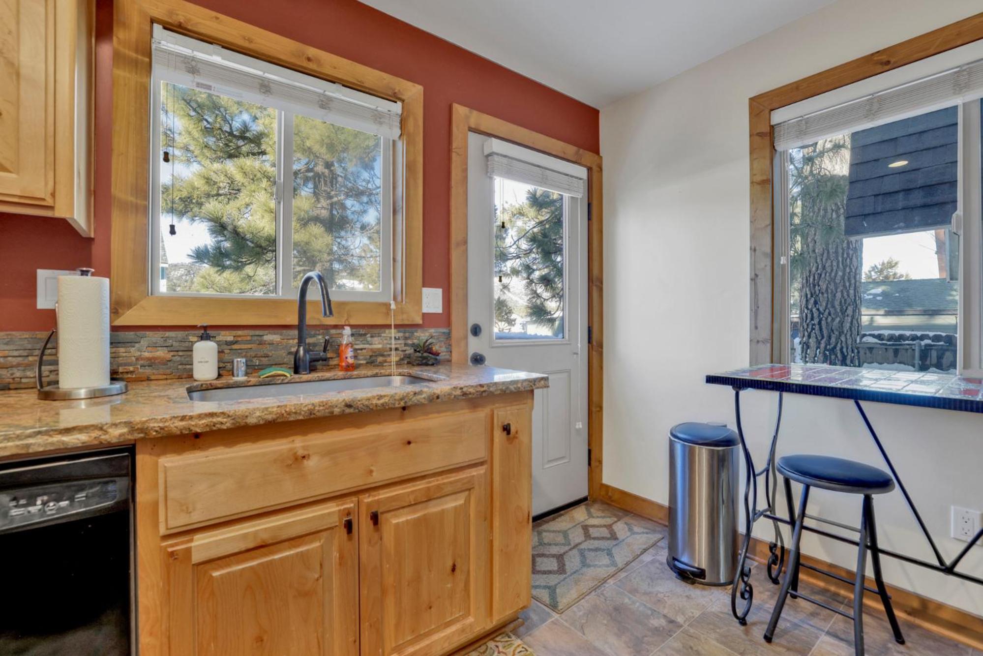 Knotty pines log cabin #2414