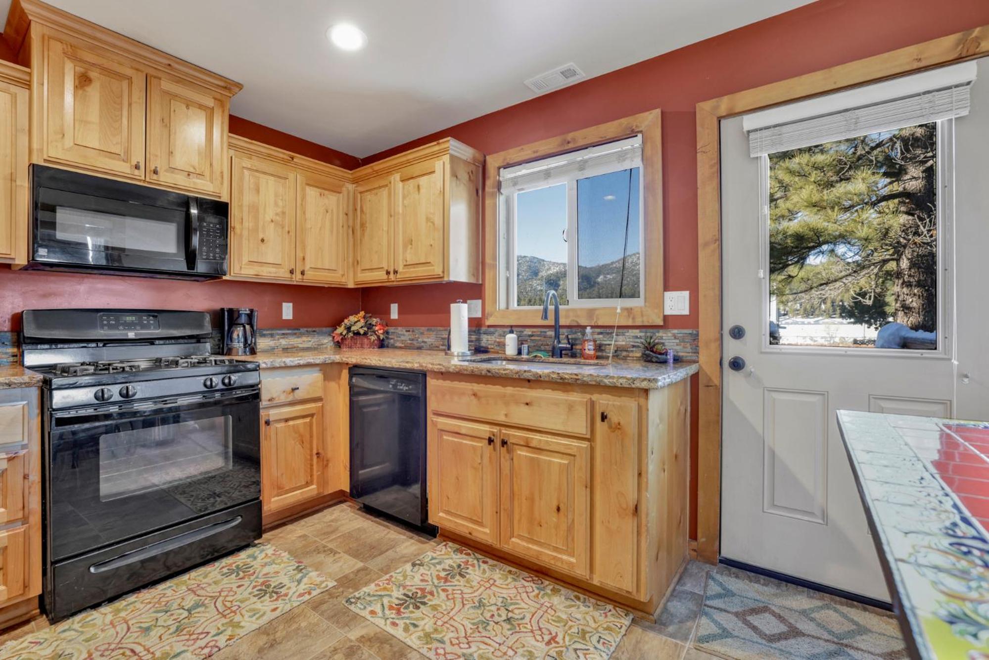 Knotty pines log cabin #2414