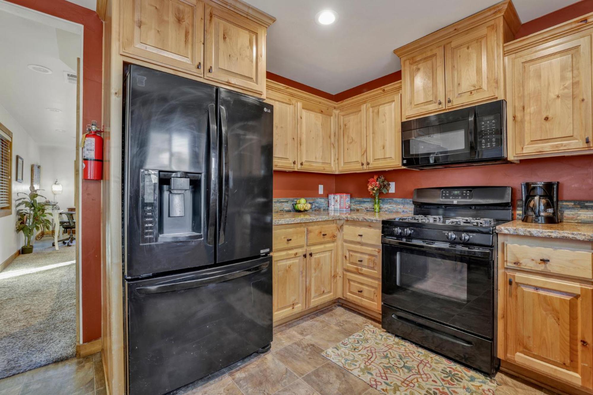 Knotty pines log cabin #2414
