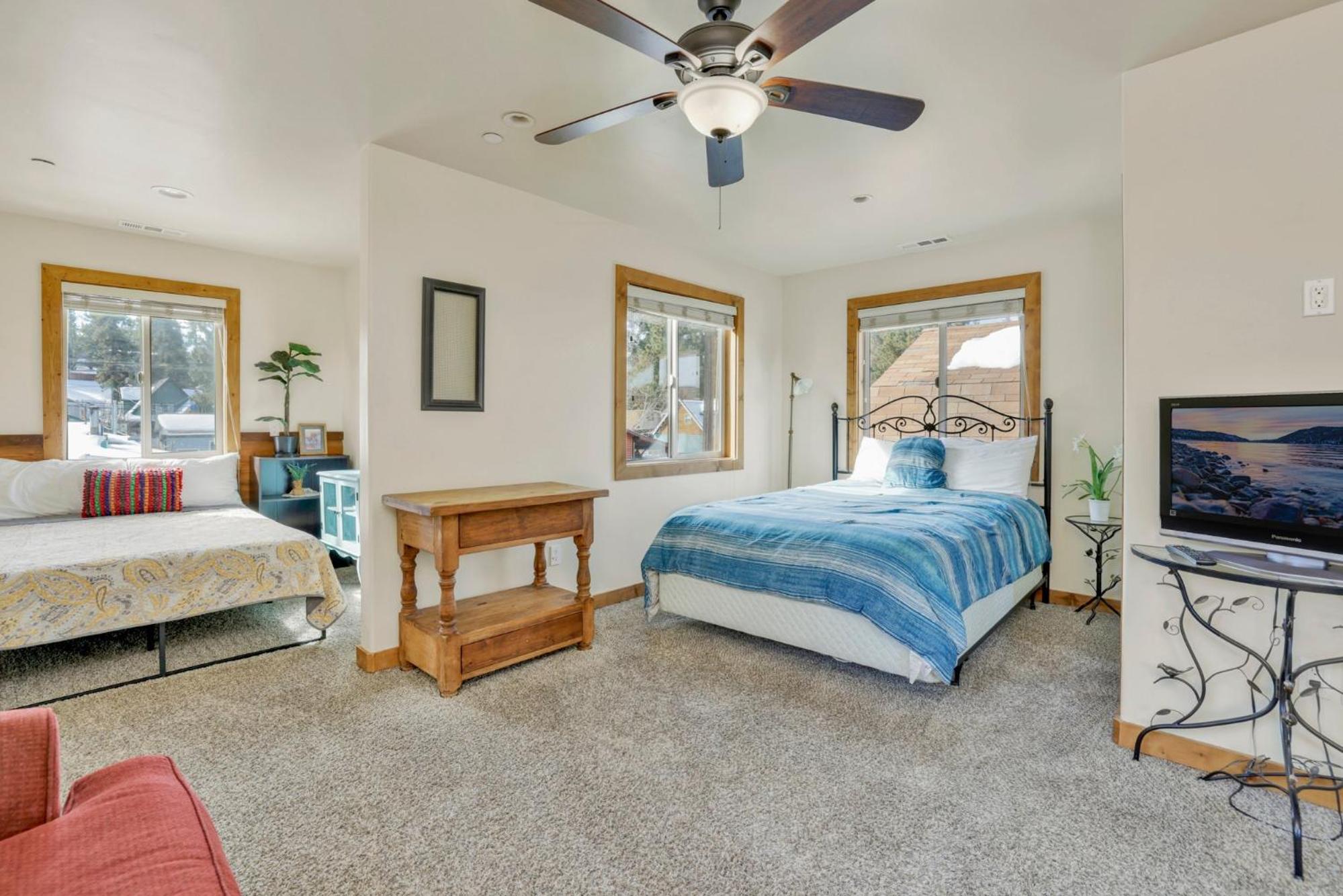 Knotty pines log cabin #2414