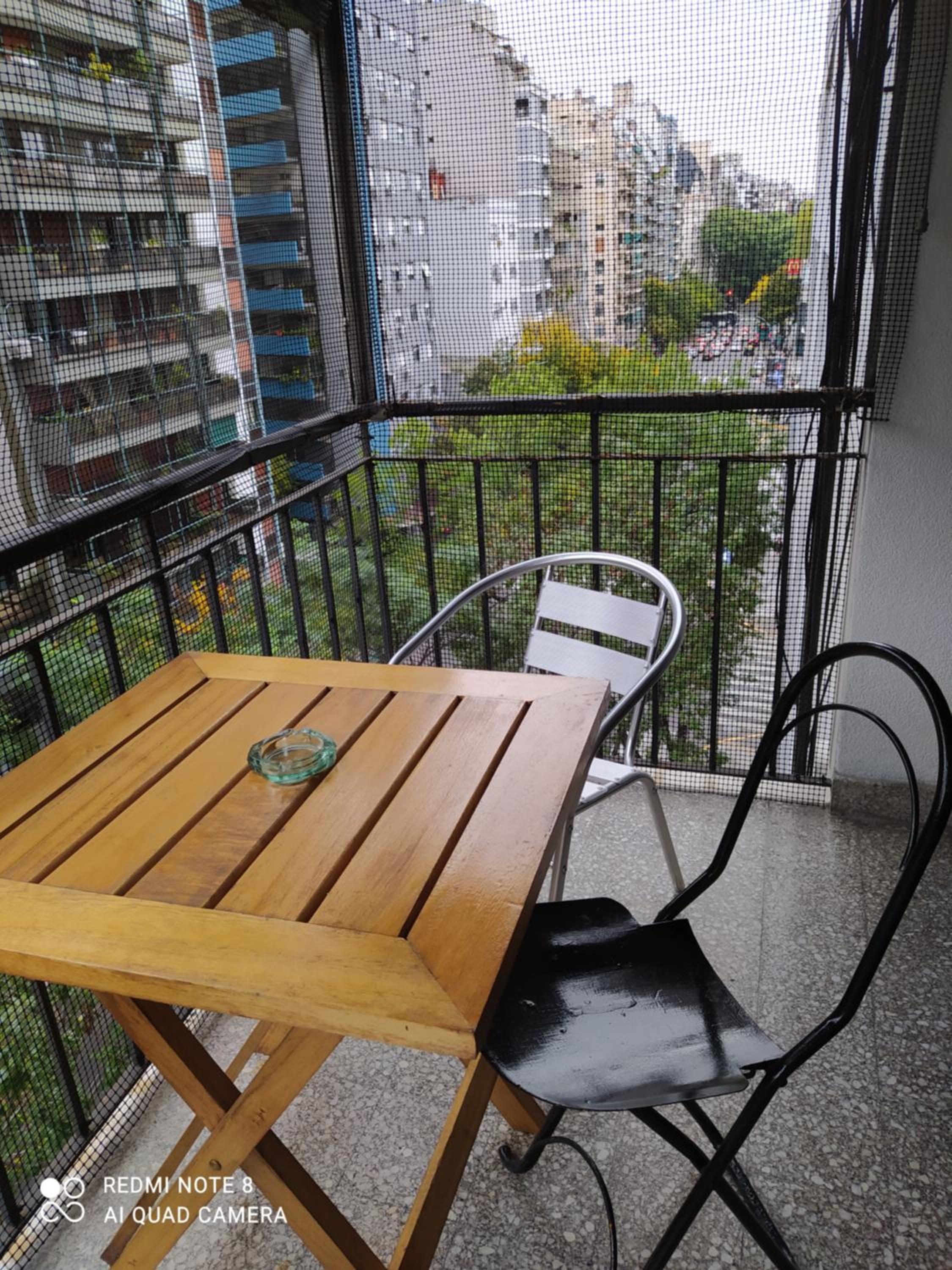 Departamento con balcón en Alto Palermo