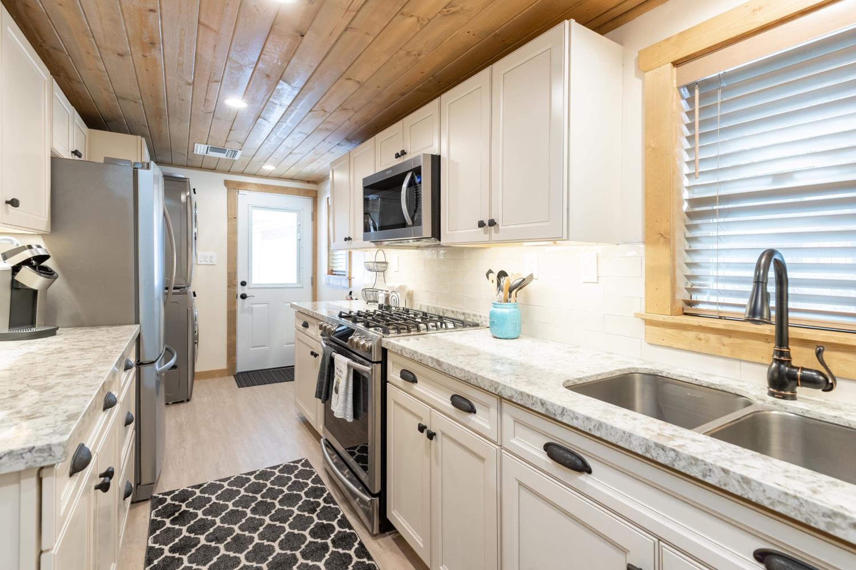 Sunny forest cottage #1924