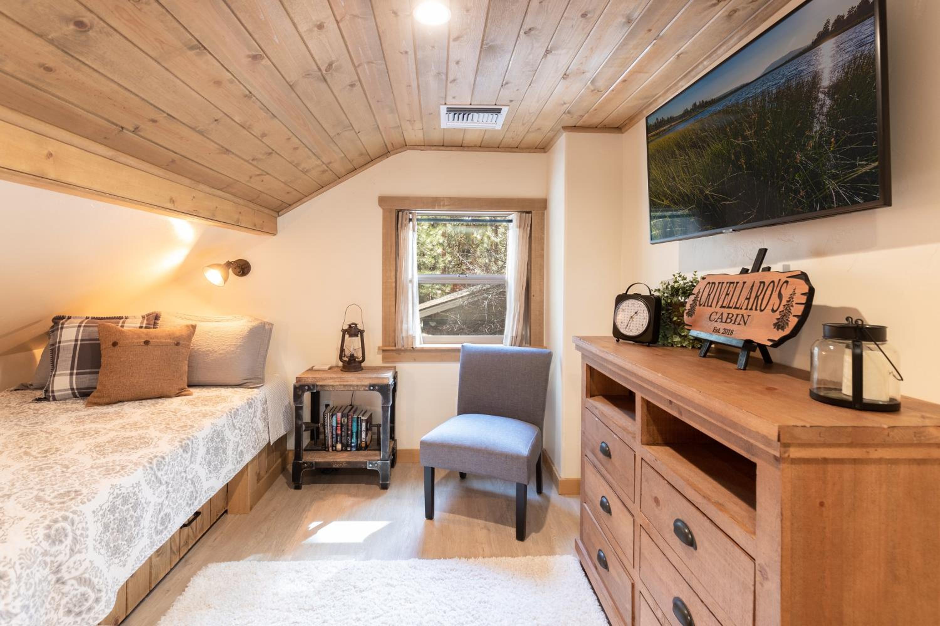 Sunny forest cottage #1924