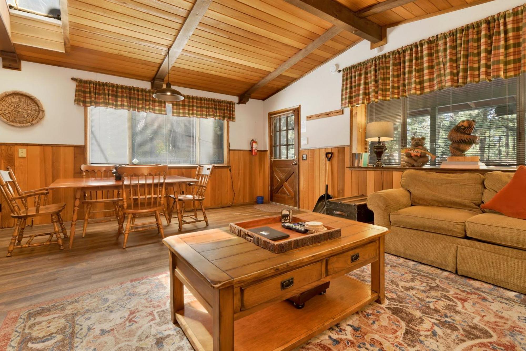 Moonridge cottage #1817 view 2