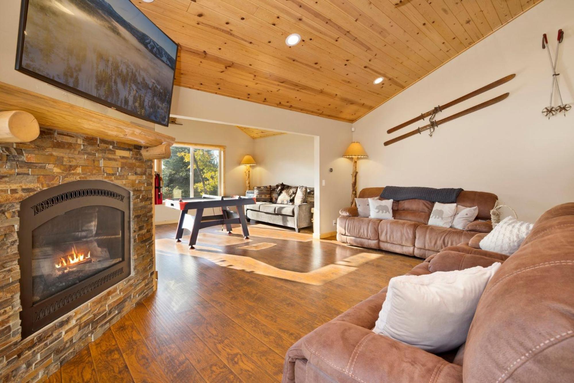 Silver tip chalet #2141