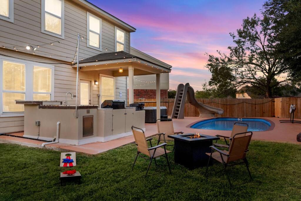 5BD Trendy Home w Pool and Hot Tub view 5