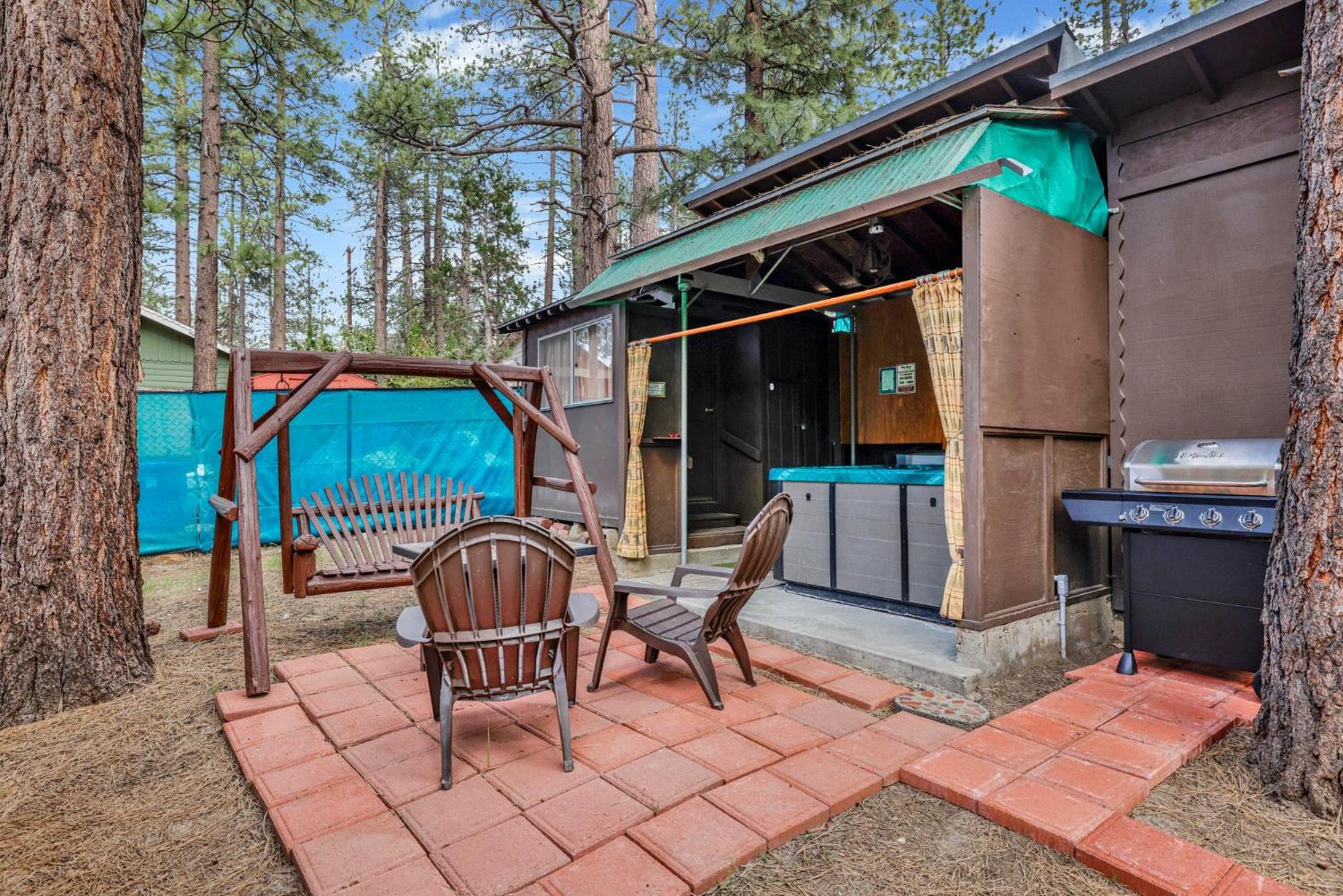 Cozy bear cabin #2295