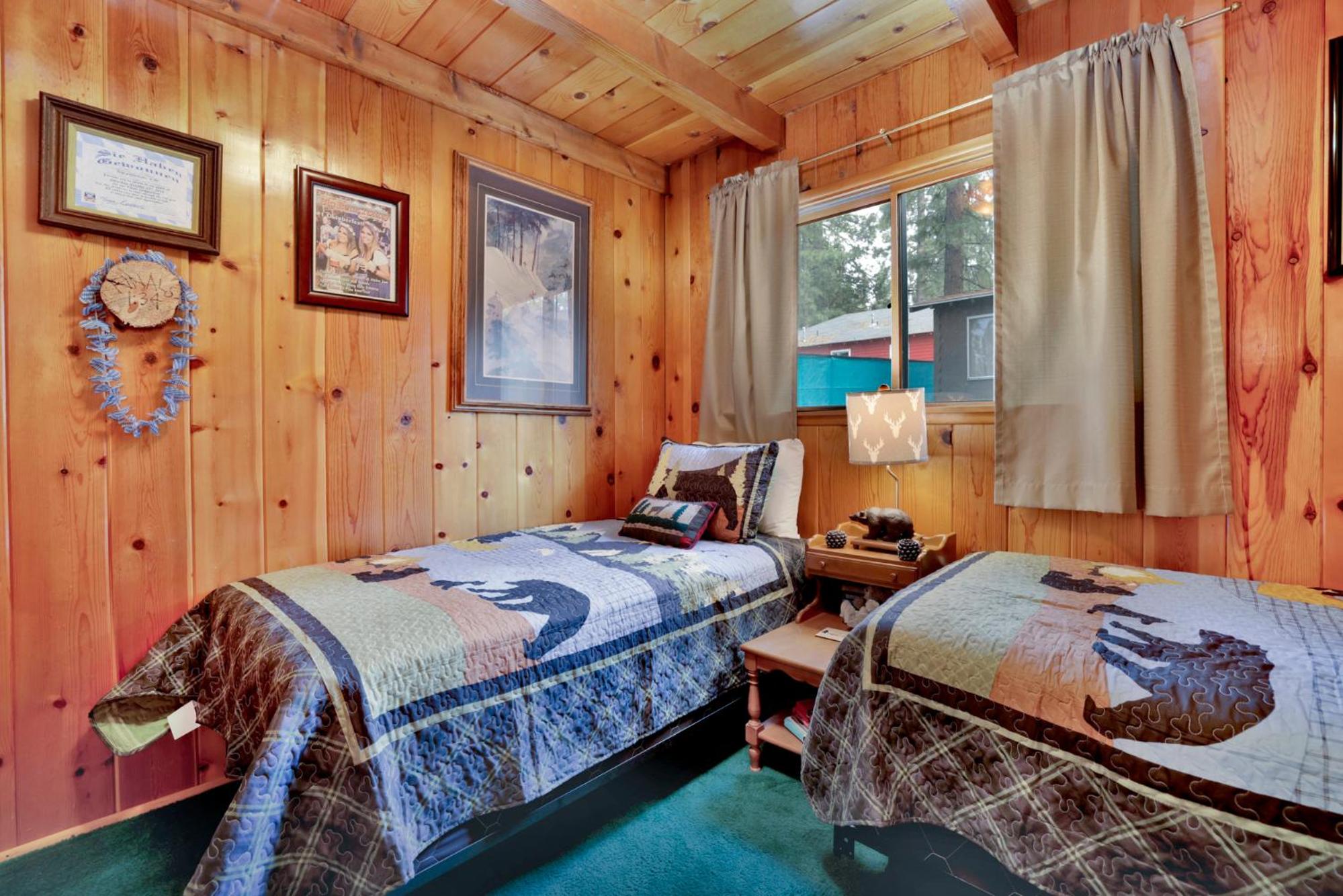 Cozy bear cabin #2295