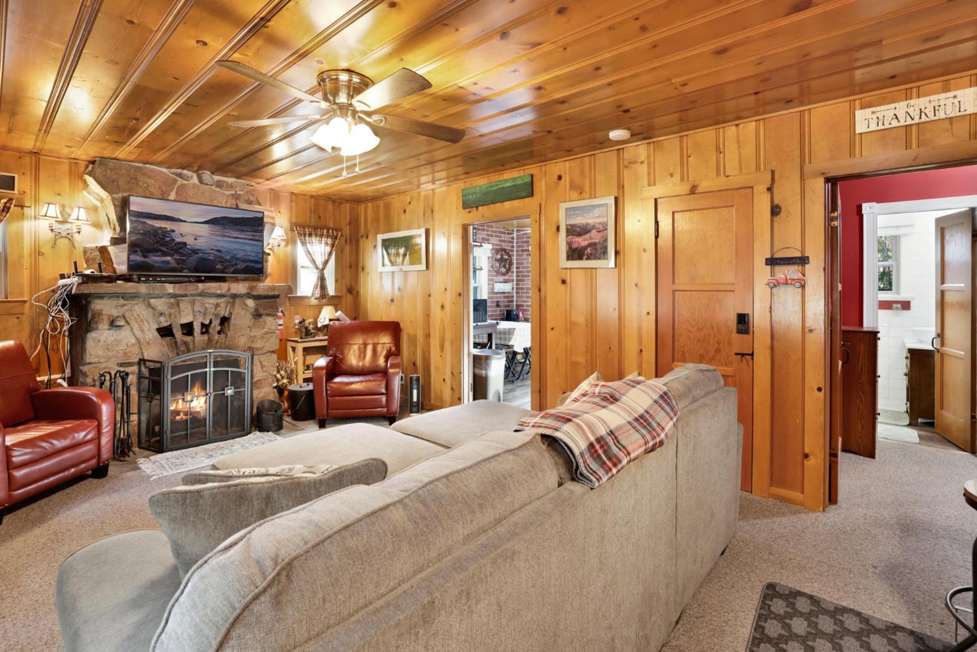 Old school log cabin #2340