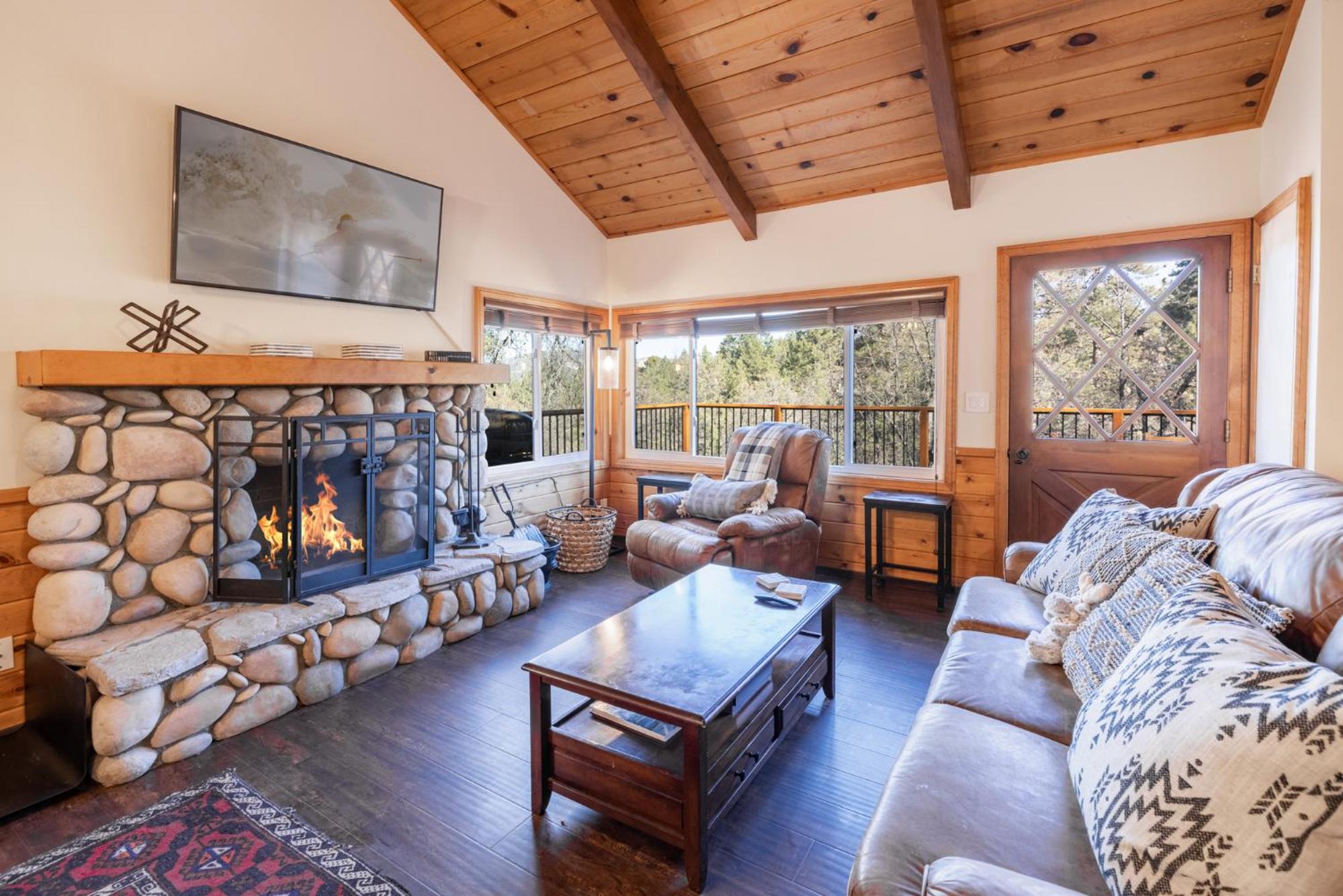 Black oak cabin #1977