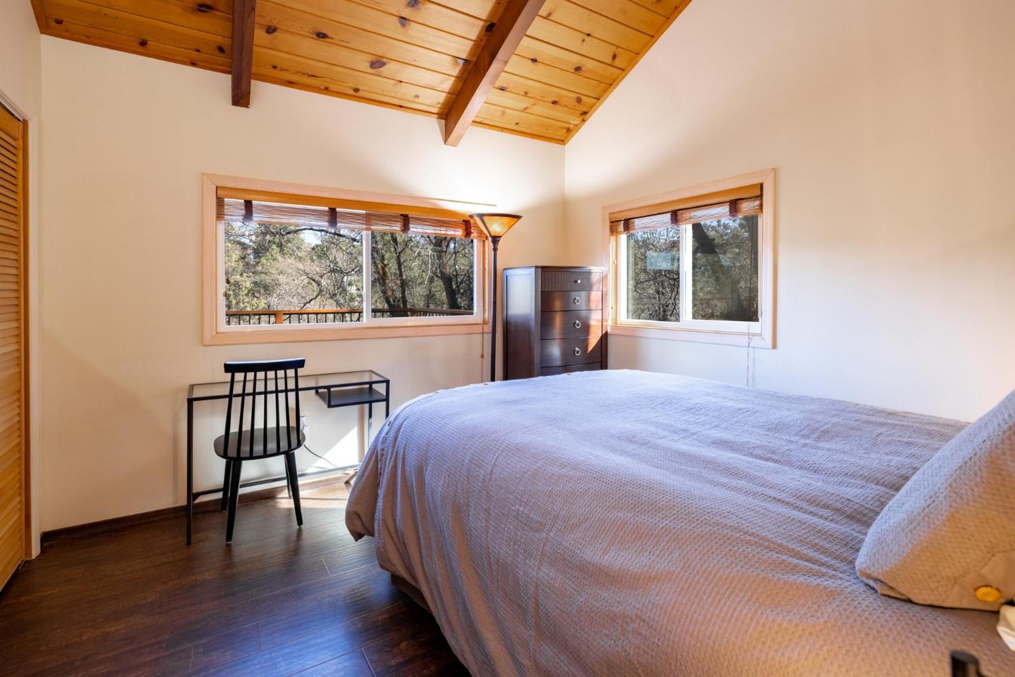 Black oak cabin #1977