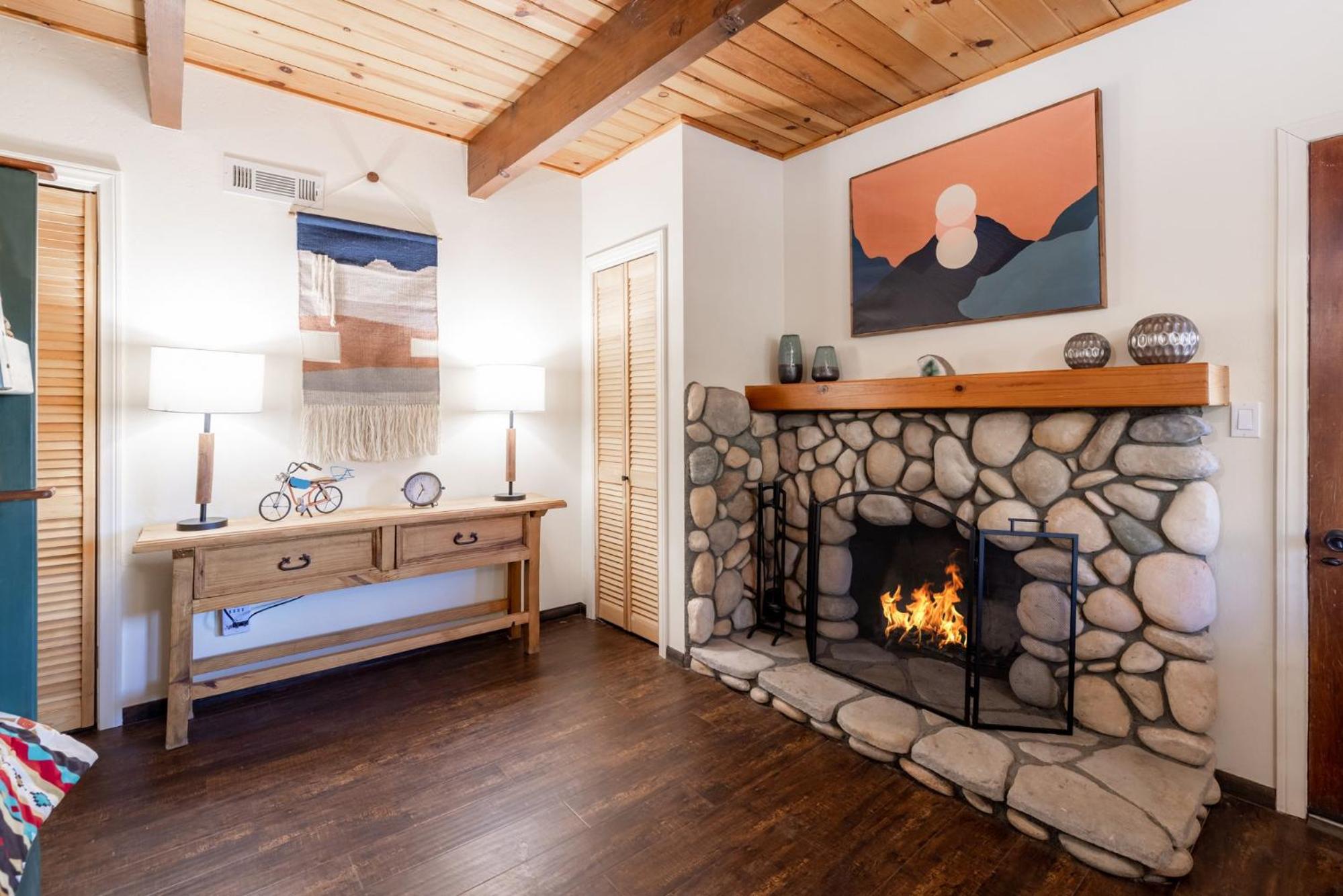 Black oak cabin #1977