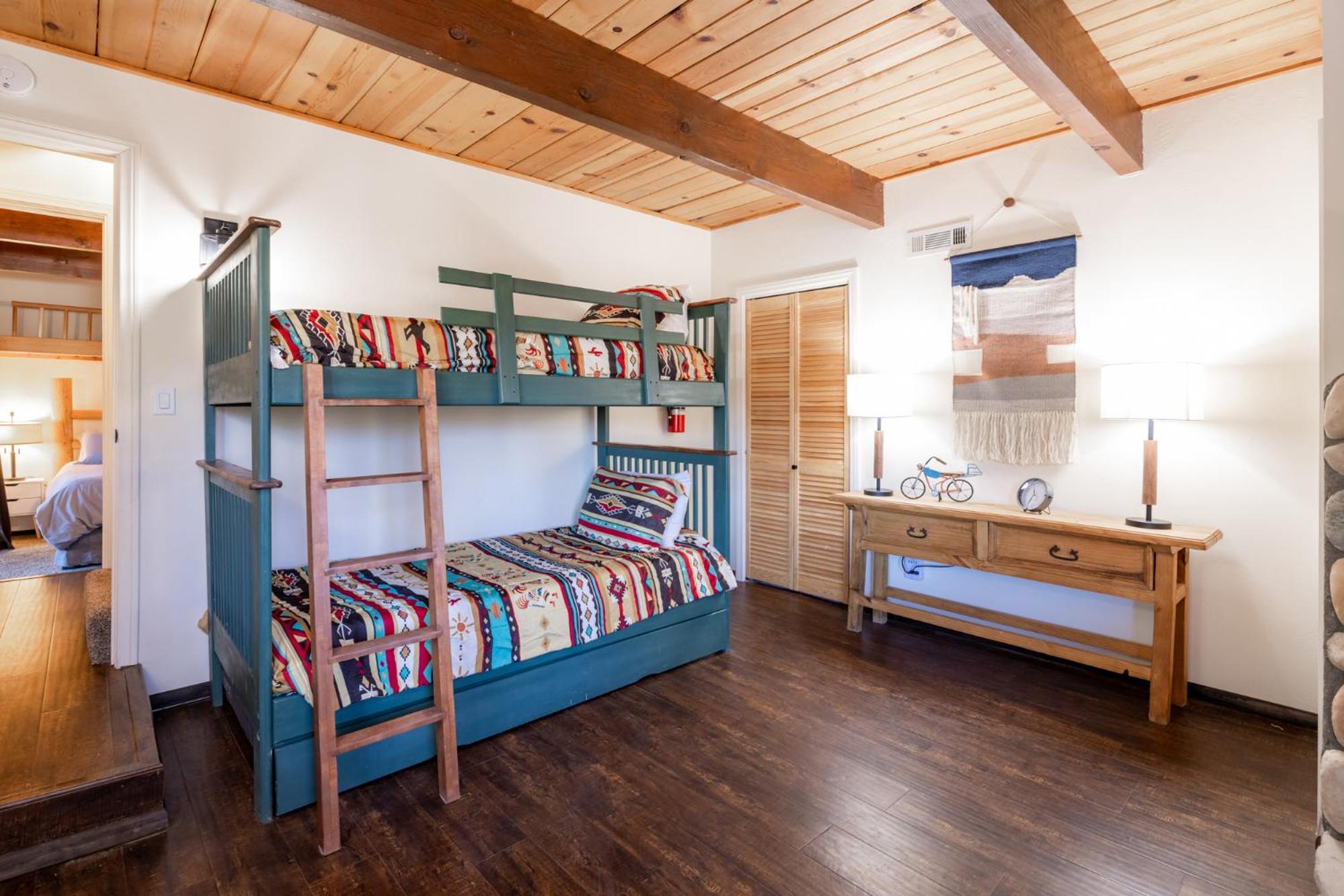 Black oak cabin #1977