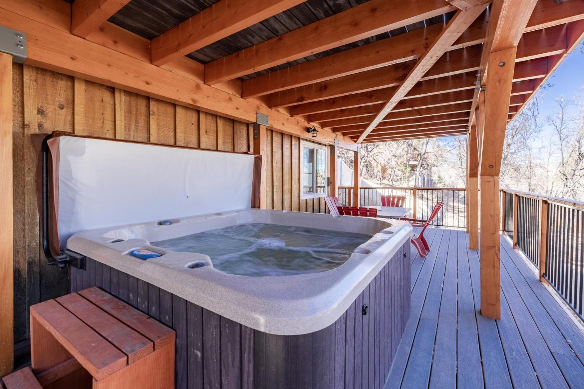 Black oak cabin #1977