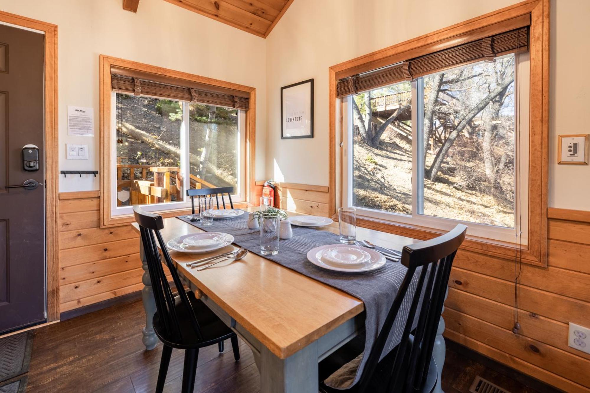 Black oak cabin #1977