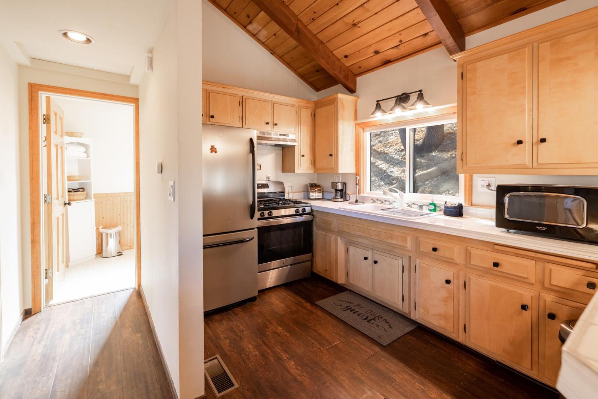 Black oak cabin #1977
